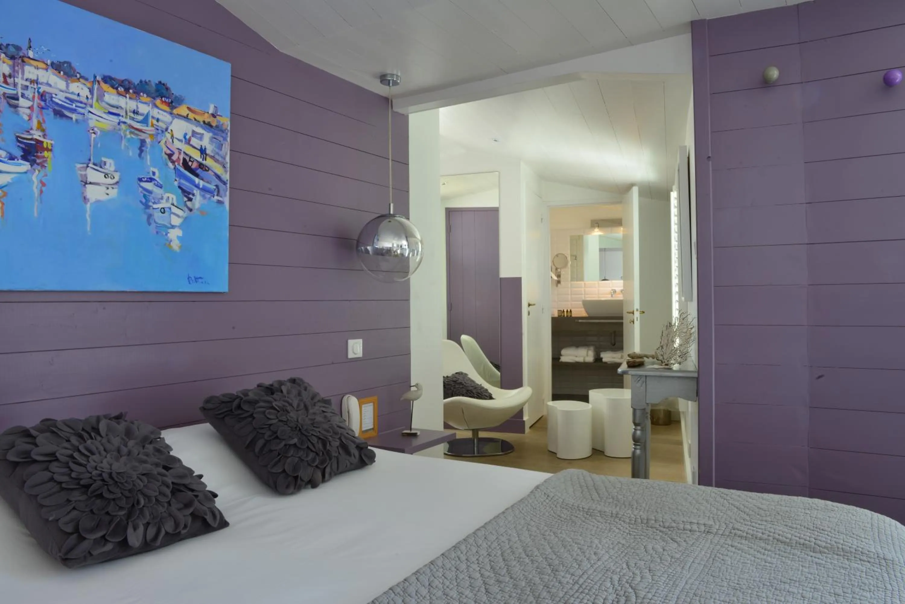 Photo of the whole room, Bed in Hotel Les Bois Flottais