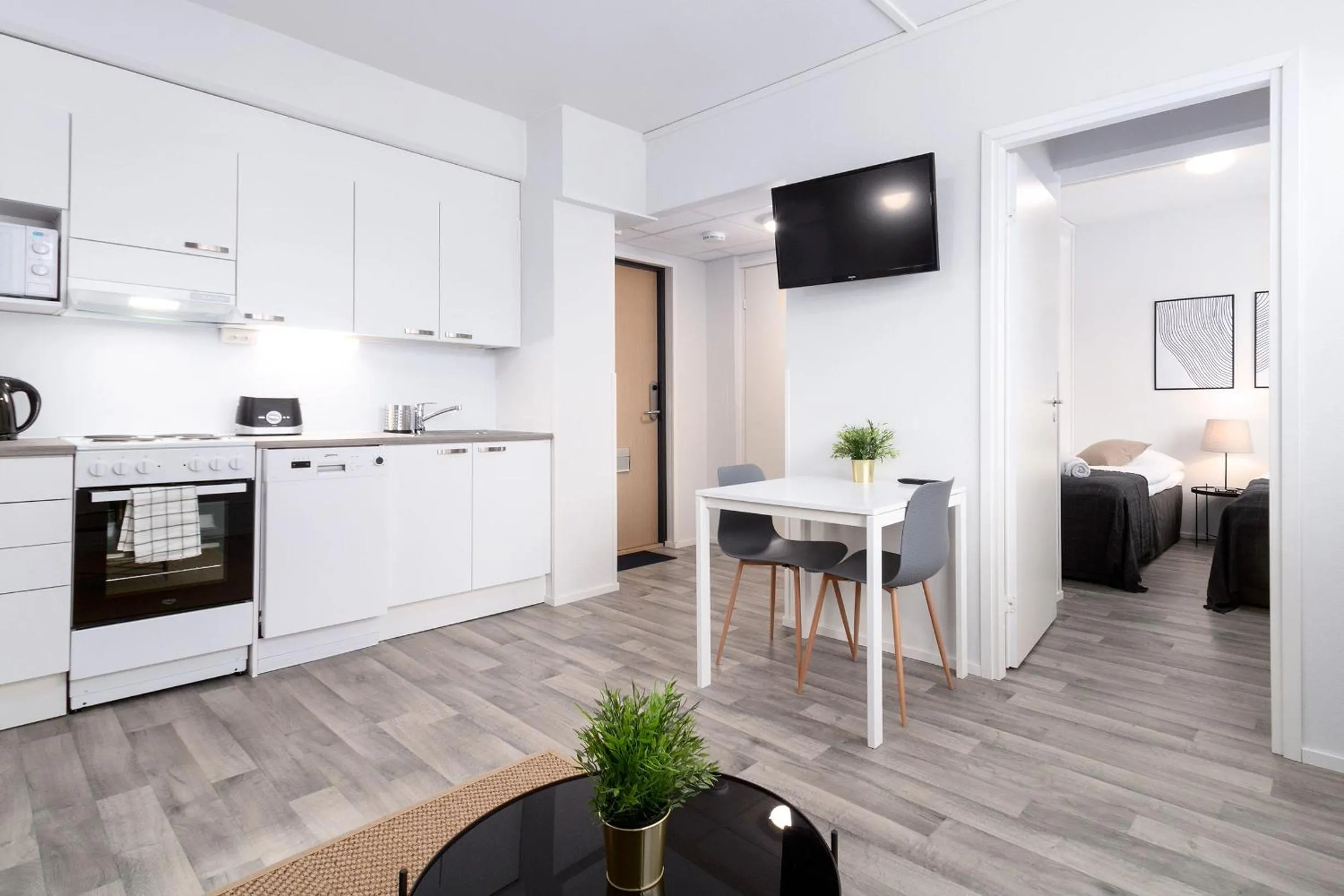 TV and multimedia in Forenom Serviced Apartments Rauma Kaivopuisto