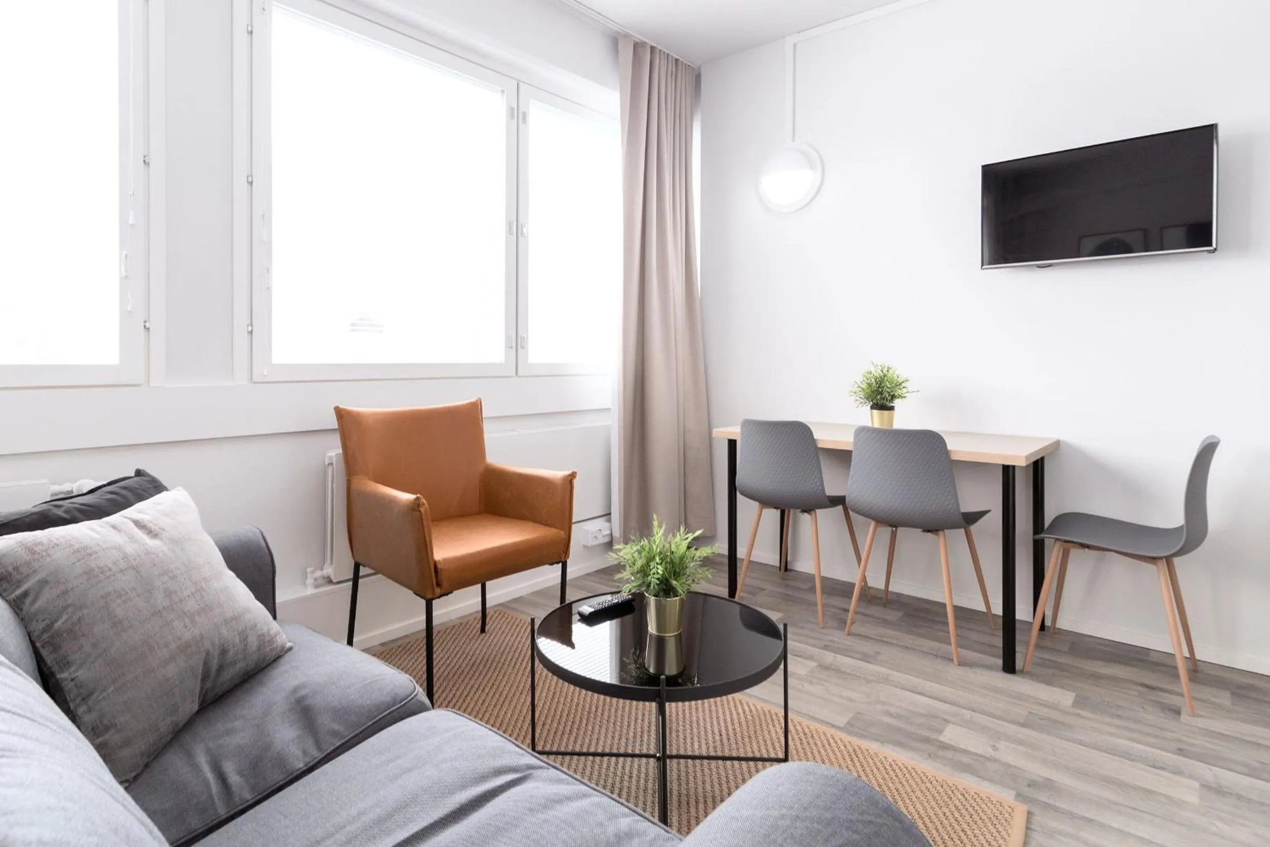 TV and multimedia in Forenom Serviced Apartments Rauma Kaivopuisto