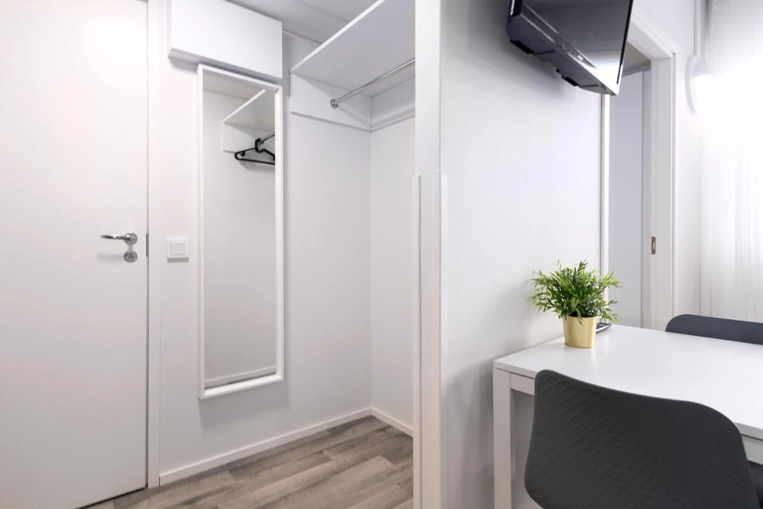 TV and multimedia in Forenom Serviced Apartments Rauma Kaivopuisto