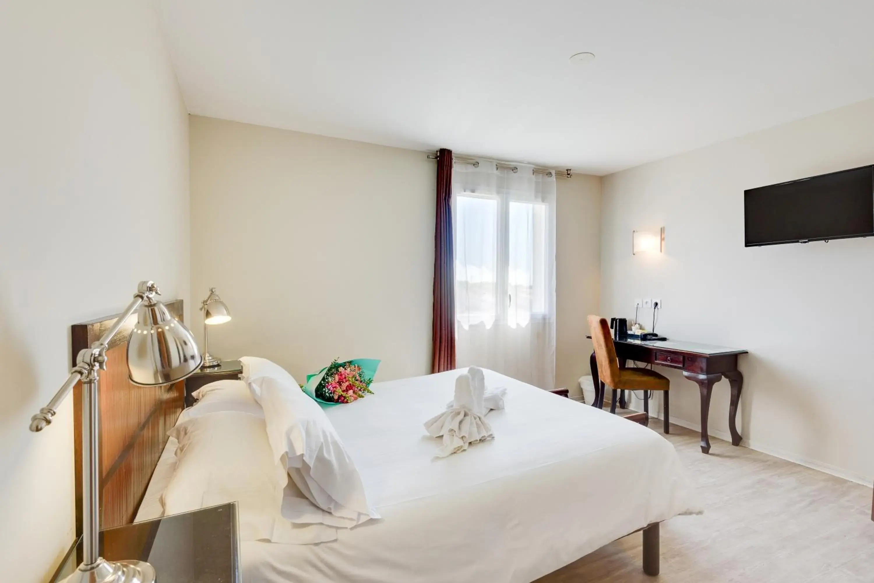 Bedroom, Bed in Kyriad Perpignan Sud Bedroom, Bed in Kyriad Perpignan Sud