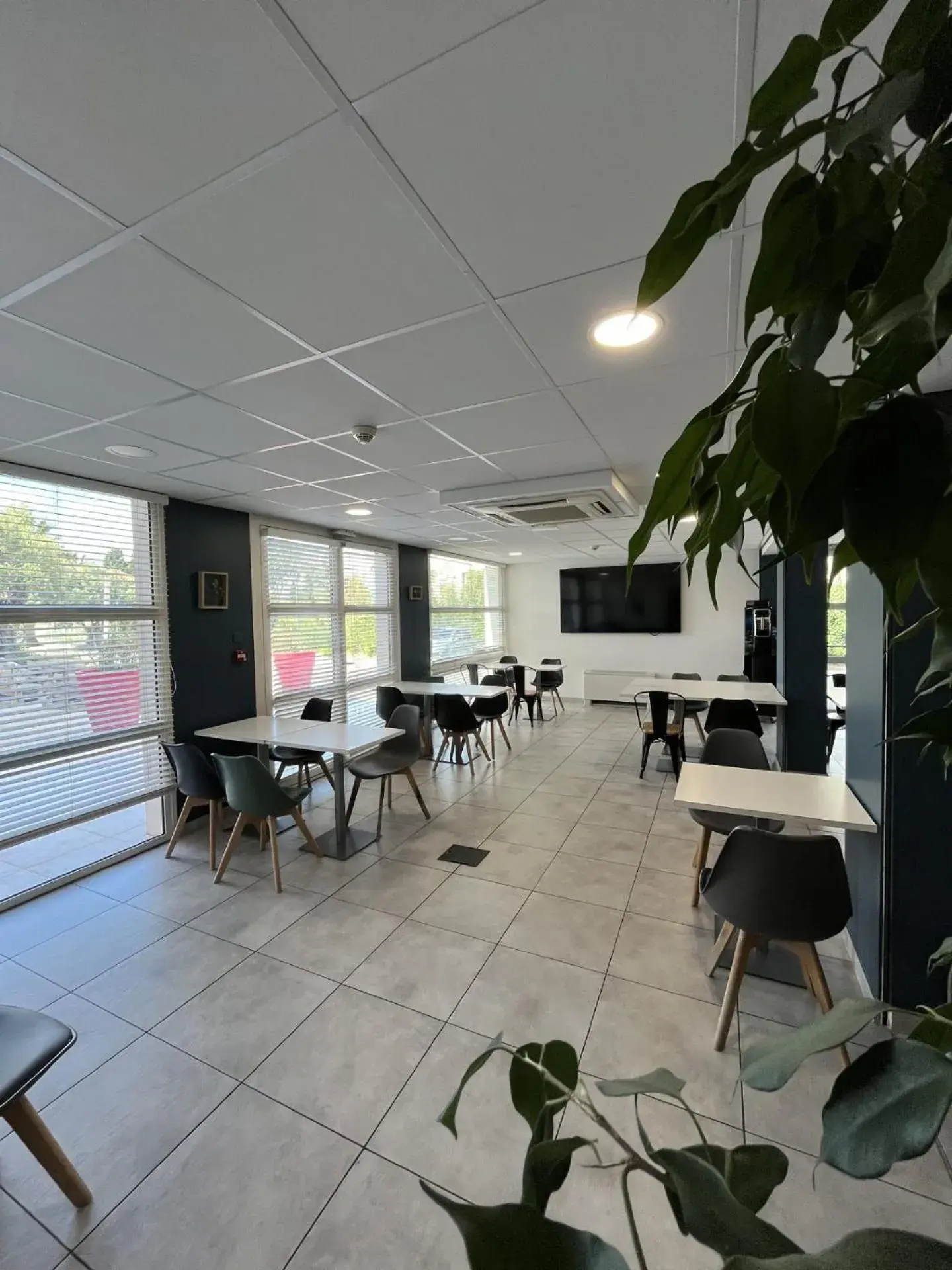 Breakfast in Kyriad Perpignan Sud Breakfast in Kyriad Perpignan Sud