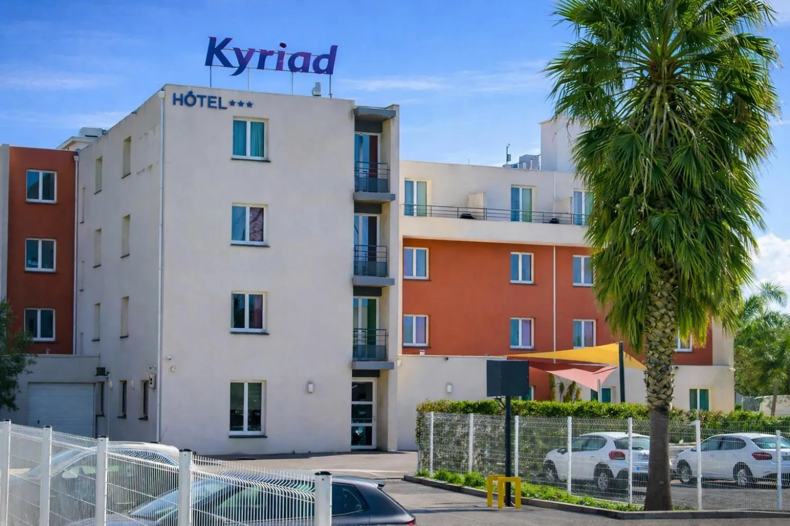 Property building in Kyriad Perpignan Sud