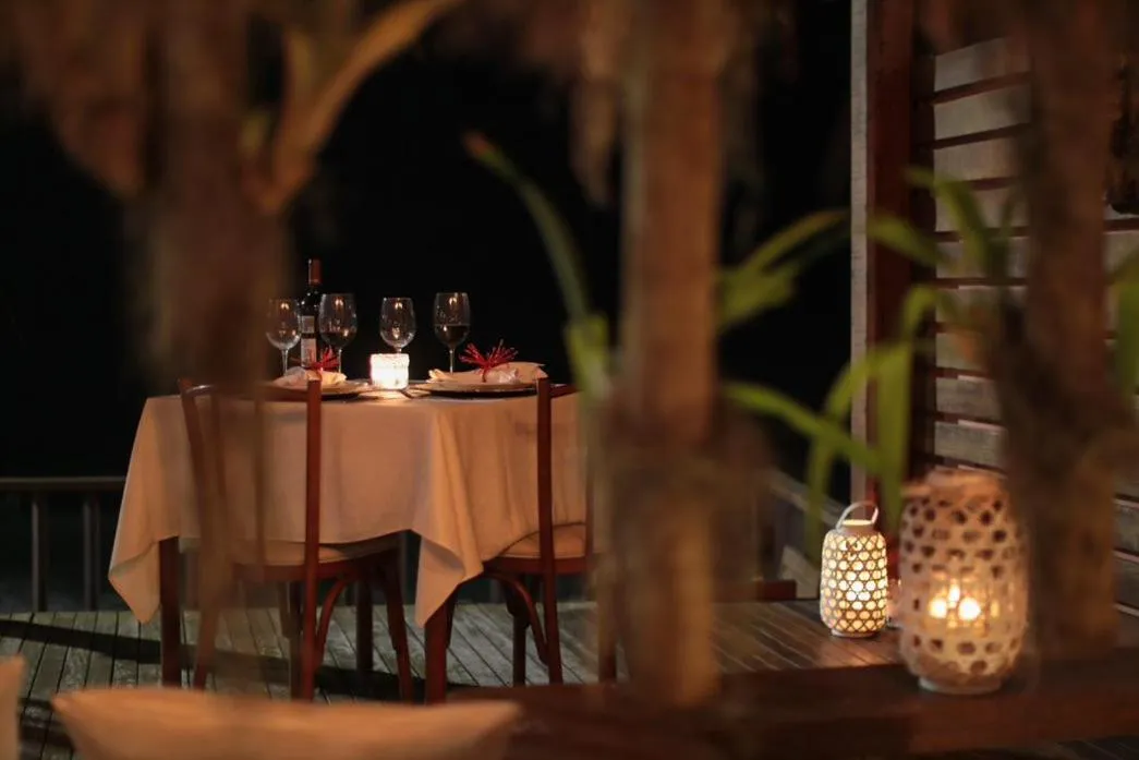 Restaurant/places to eat in Manary Praia Hotel