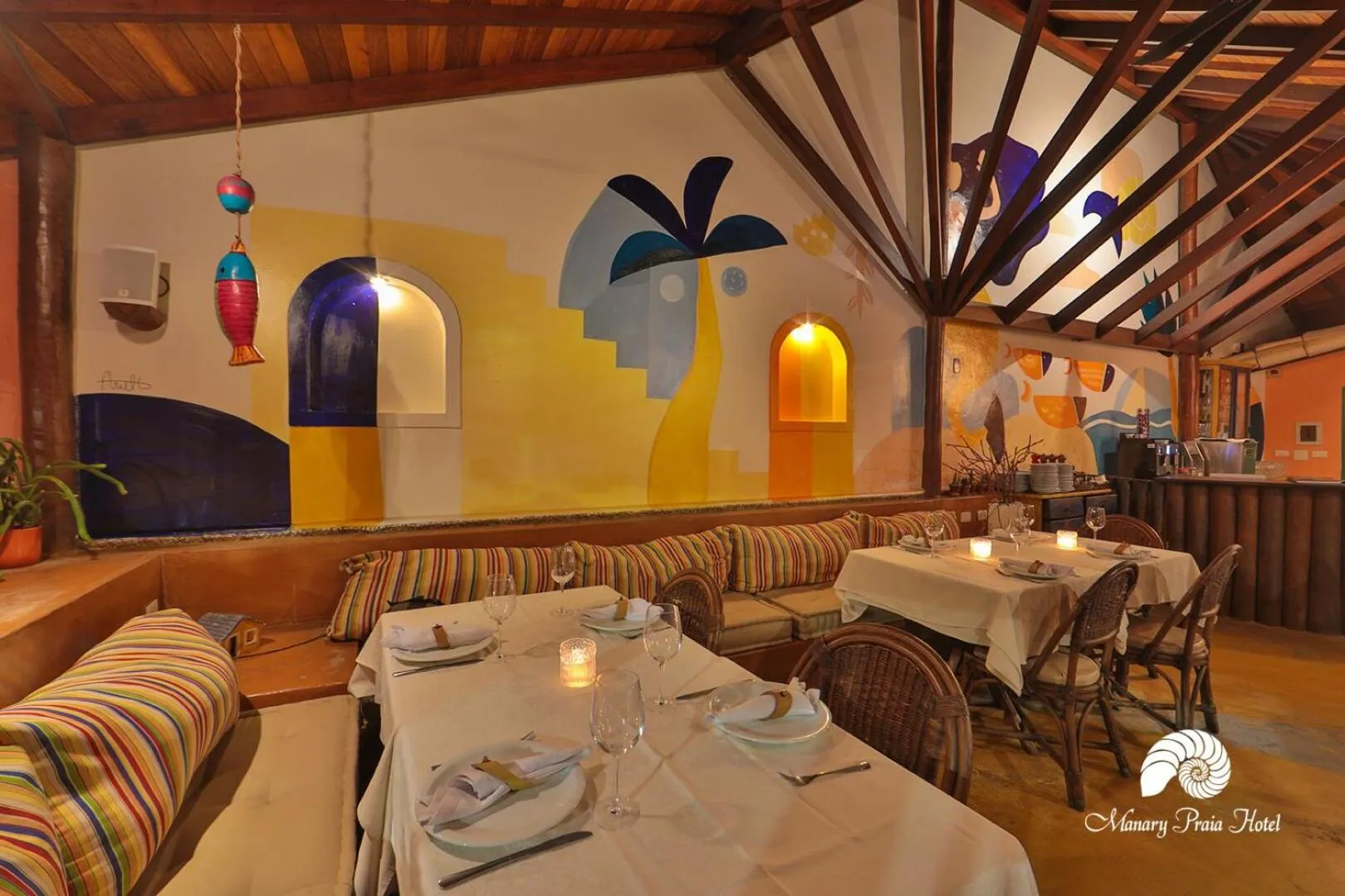 Restaurant/places to eat in Manary Praia Hotel