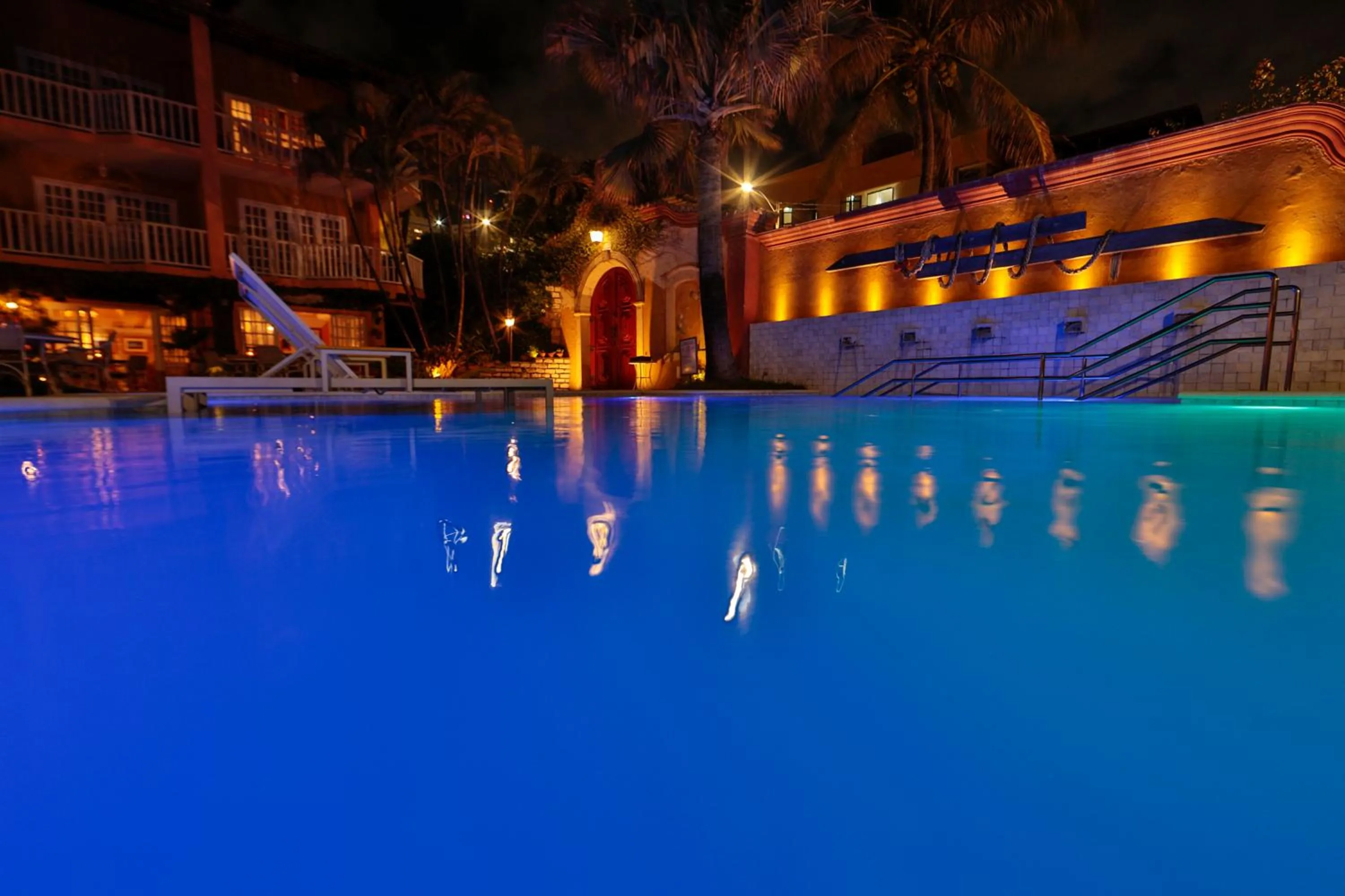 Swimming pool in Manary Praia Hotel
