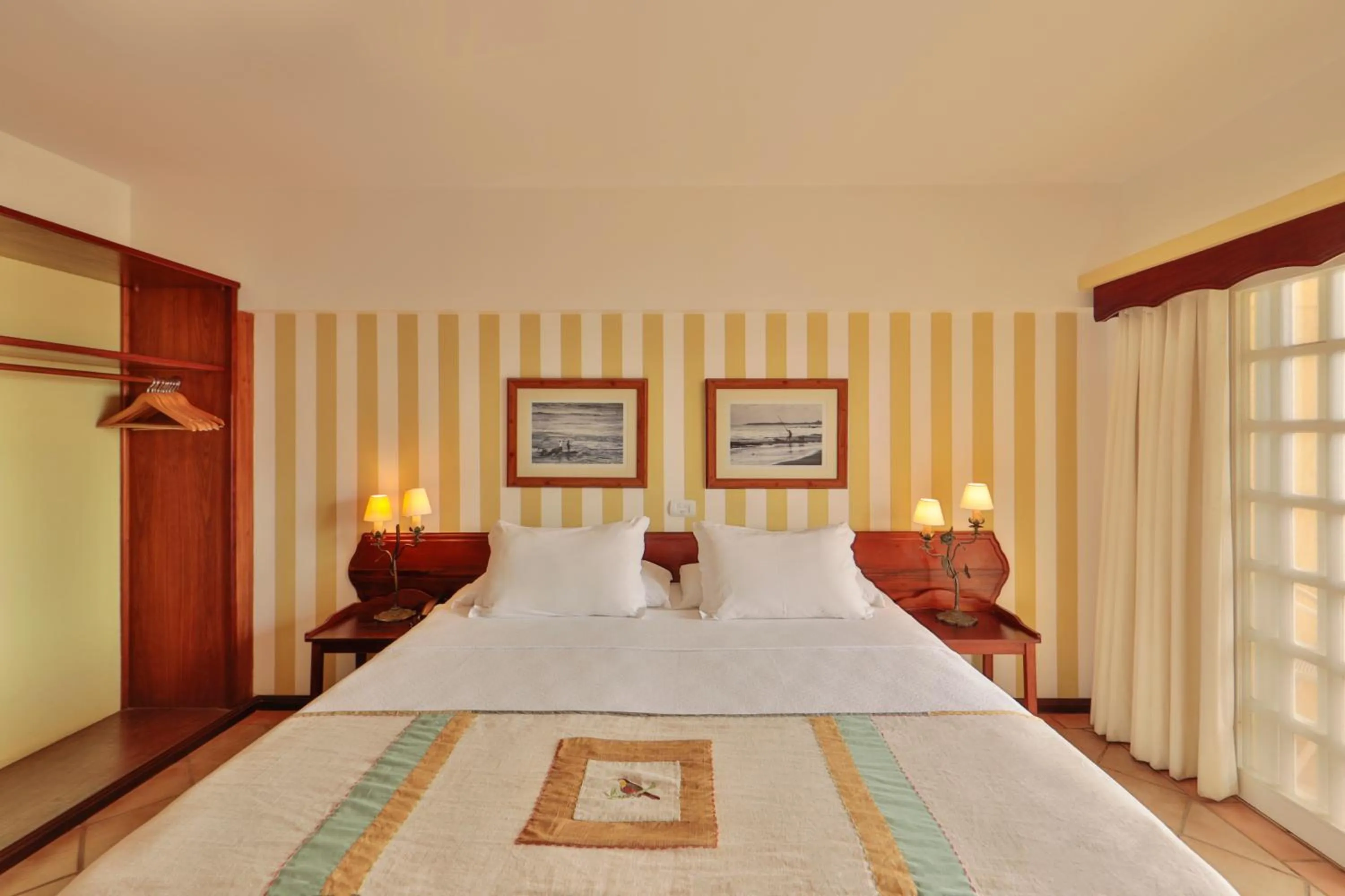 Bedroom, Bed in Manary Praia Hotel