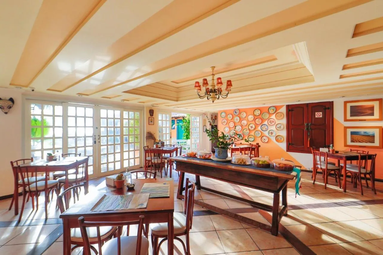 Restaurant/places to eat in Manary Praia Hotel