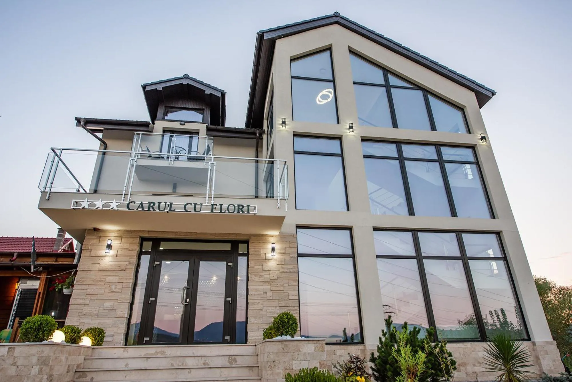 Pensiunea Carul cu flori