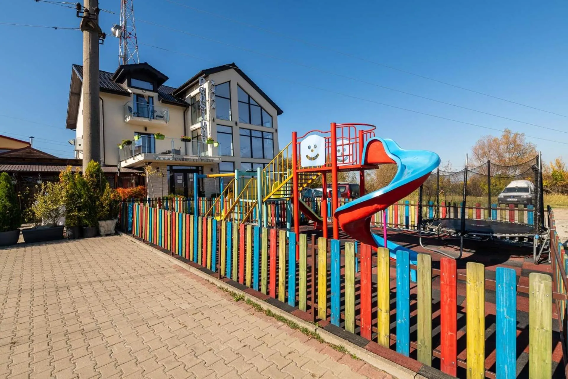 Children play ground in Pensiunea Carul cu flori