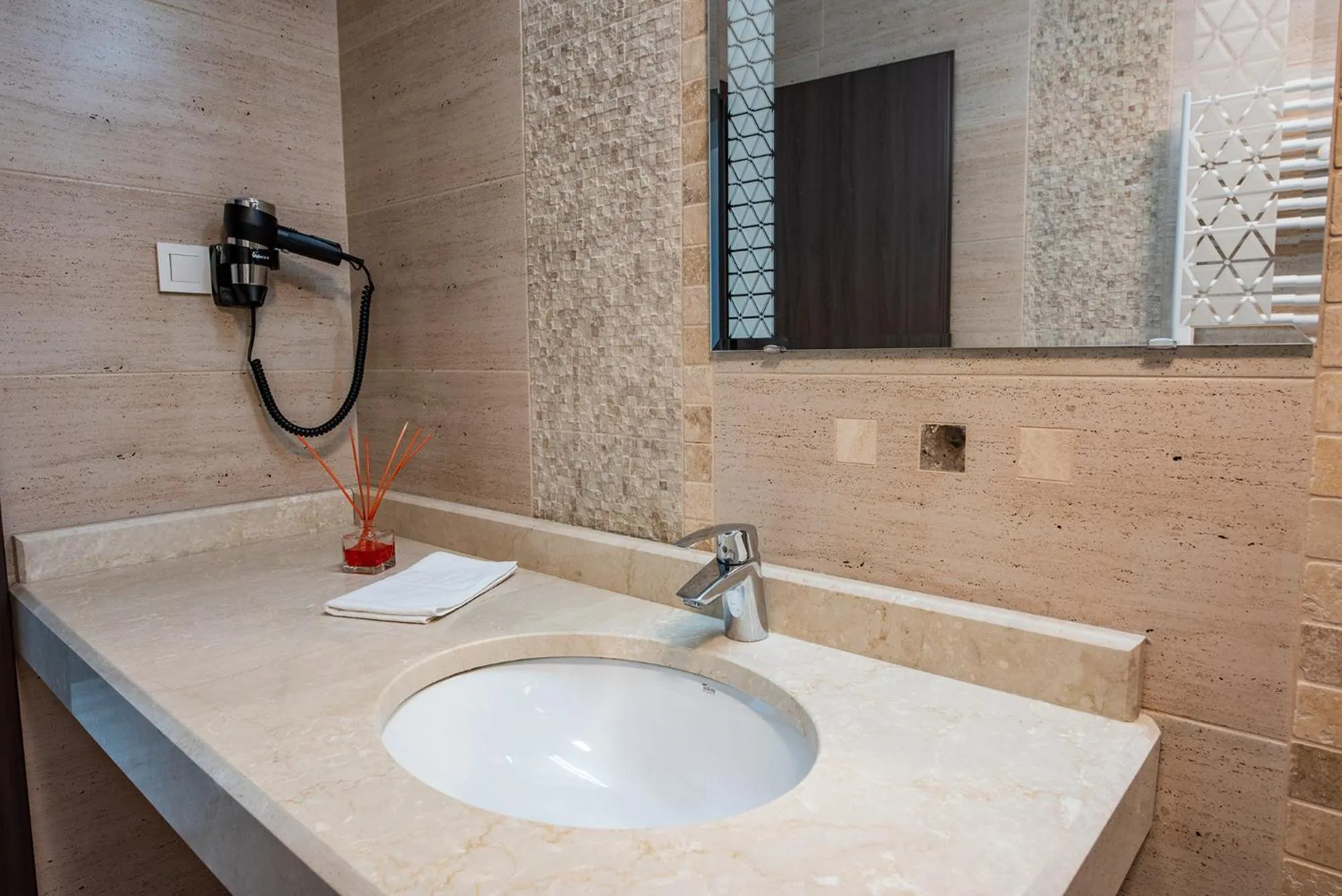 Pensiunea Carul cu flori