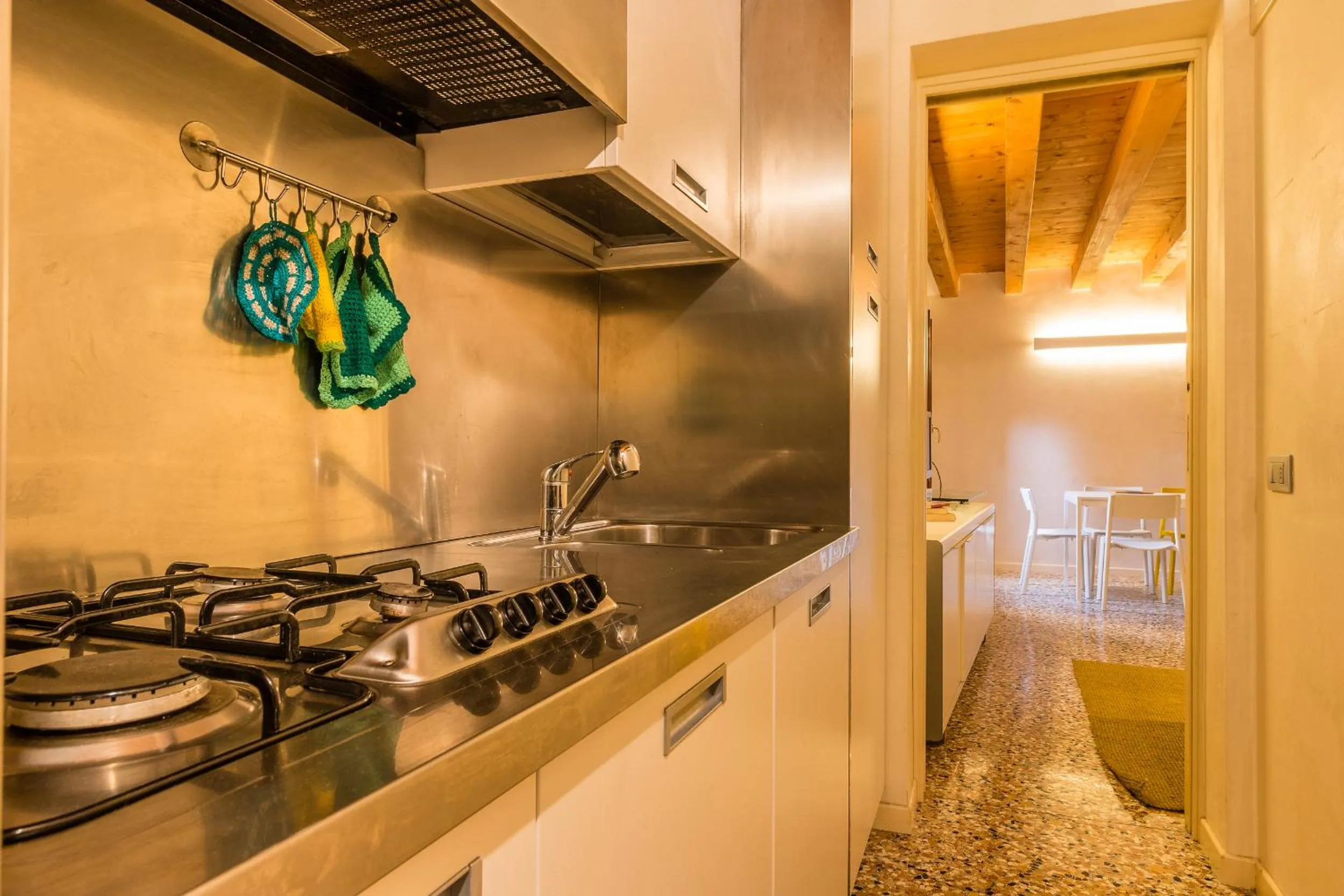 Kitchen or kitchenette in Rialto Mercato a Family in Venice like at Home
