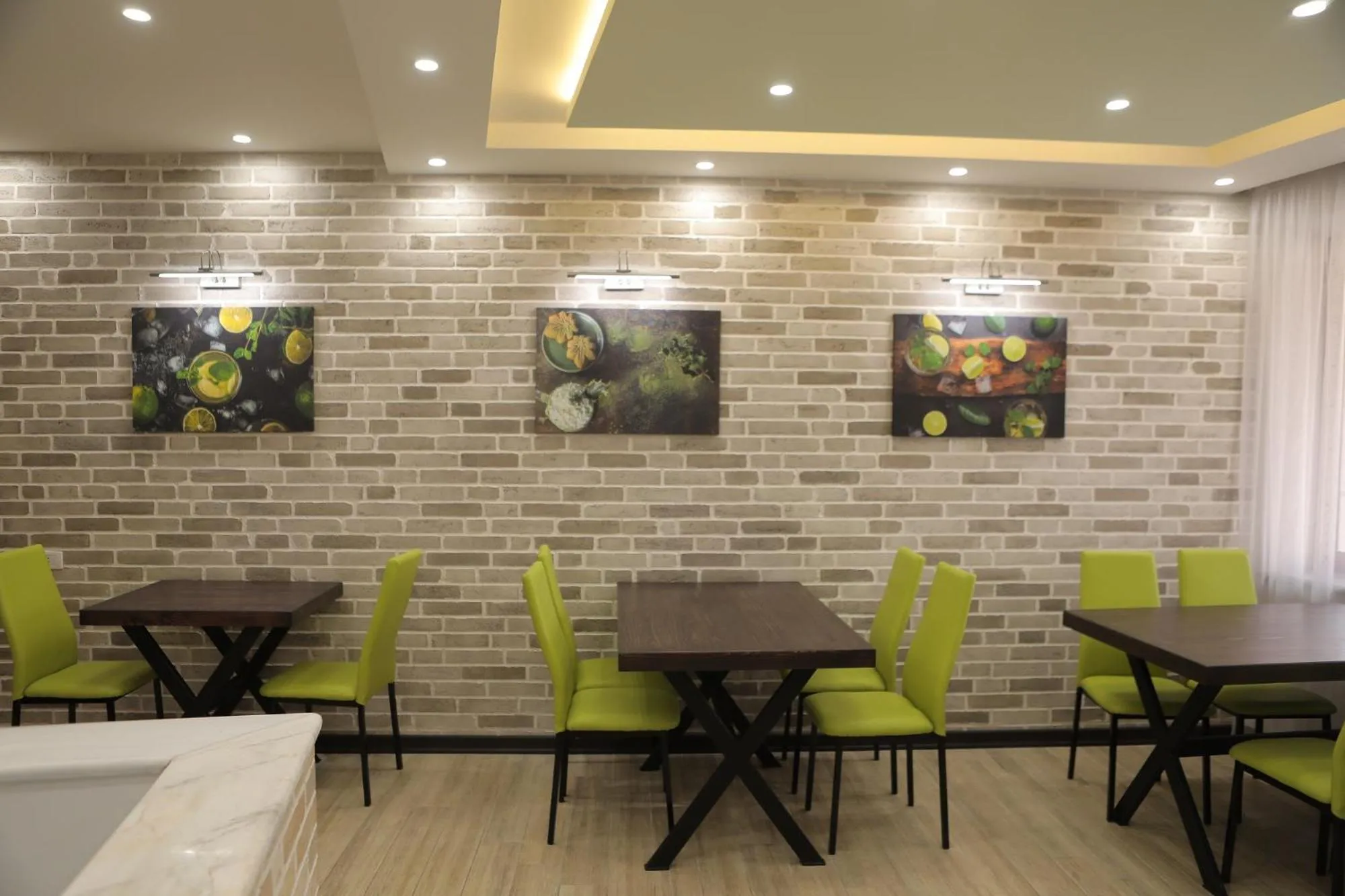 Area and facilities in 4Room Hotel