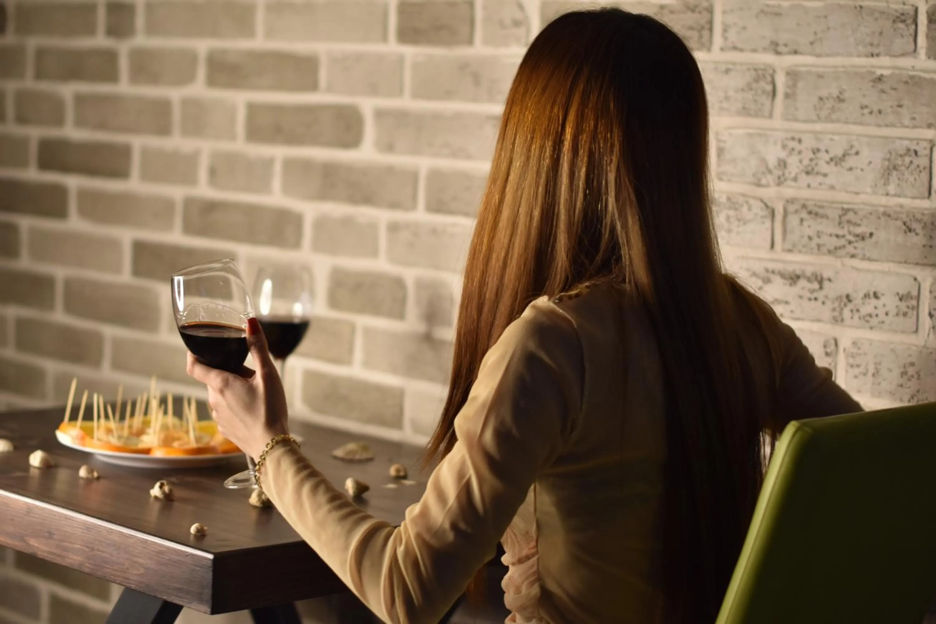 People in 4Room Hotel