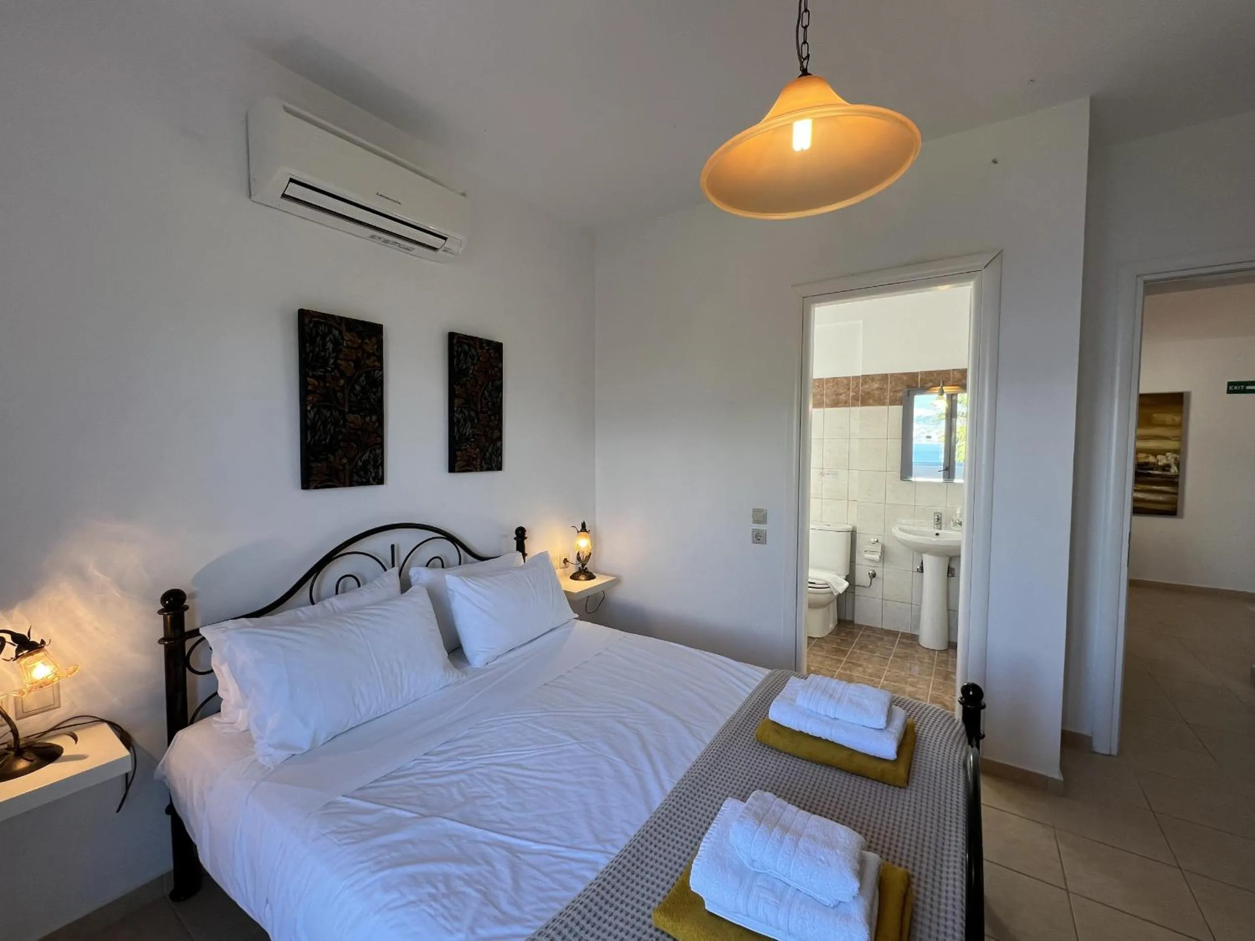 Bed in Villa Eros Spartia Kefalonia
