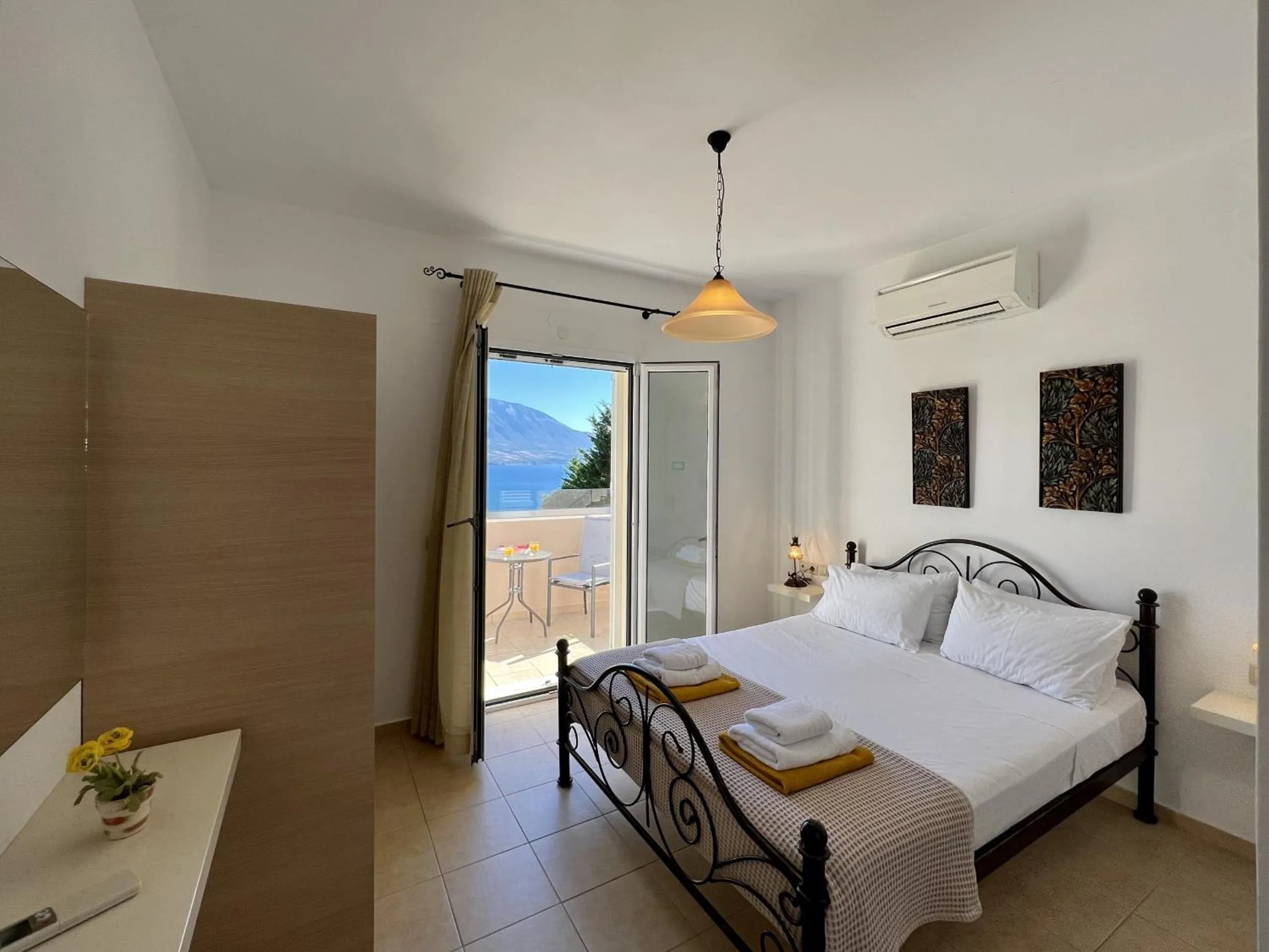 Bed in Villa Eros Spartia Kefalonia