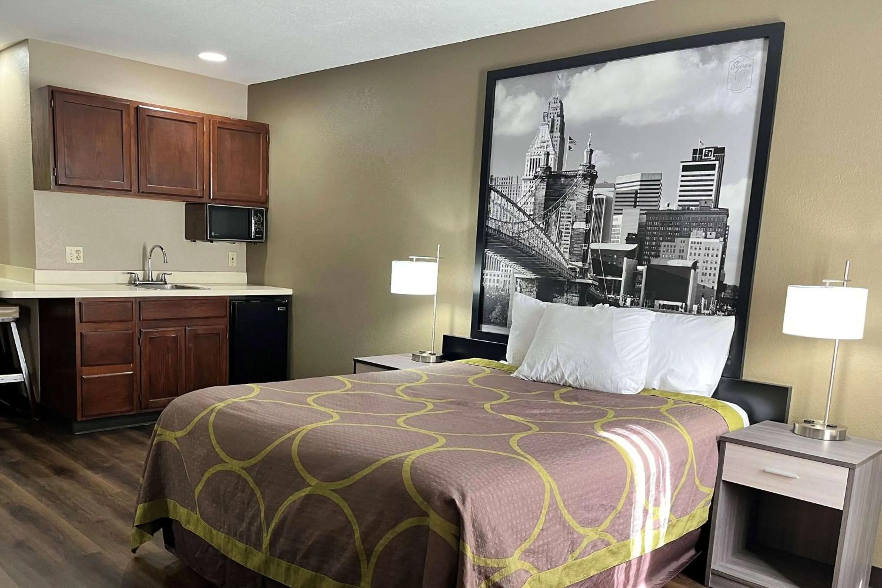 Photo of the whole room, Bed in Super 8 by Wyndham Harrison OH