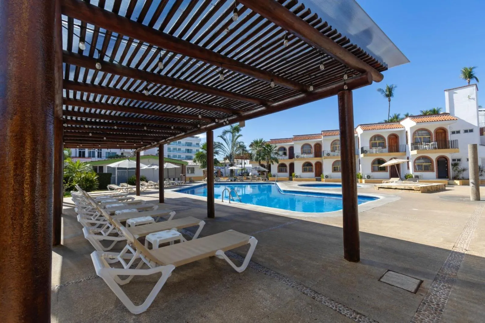 Pool view in Costa Alegre Hotel & Suites