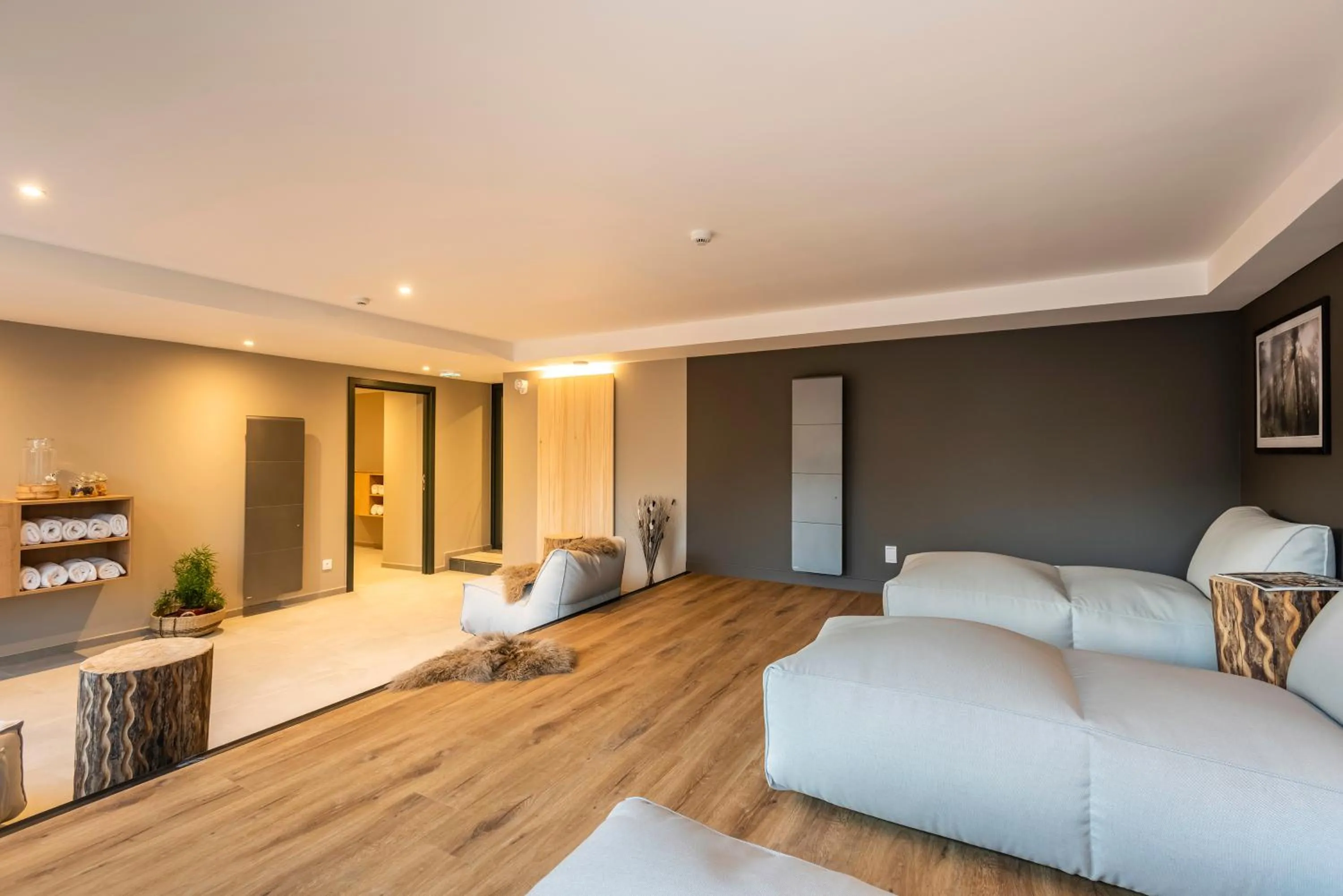 Bed in Logis Hôtel Restaurant & Spa La Rochette