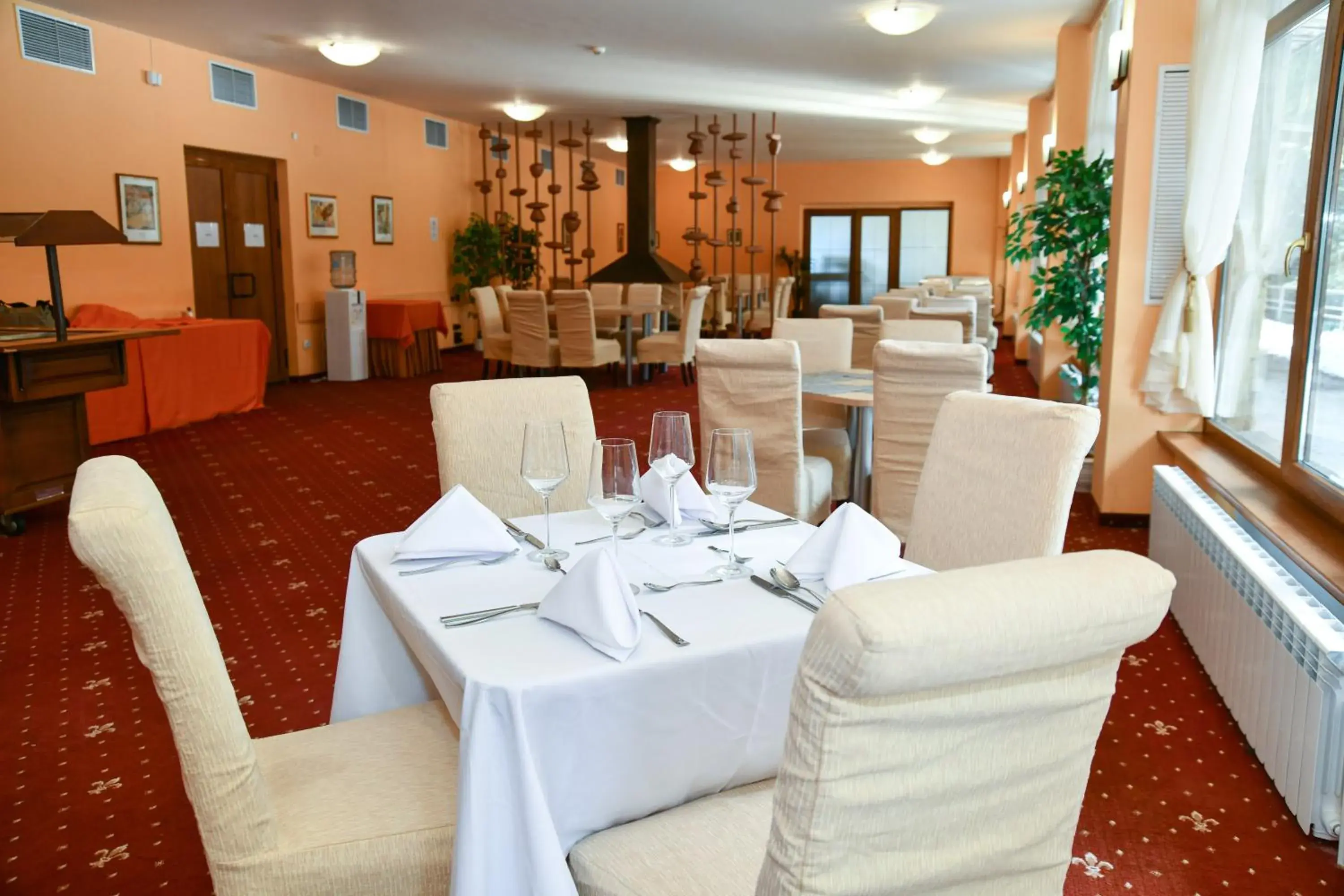 Restaurant/places to eat in Hotel Borovets Edelweiss Restaurant/places to eat in Hotel Borovets Edelweiss