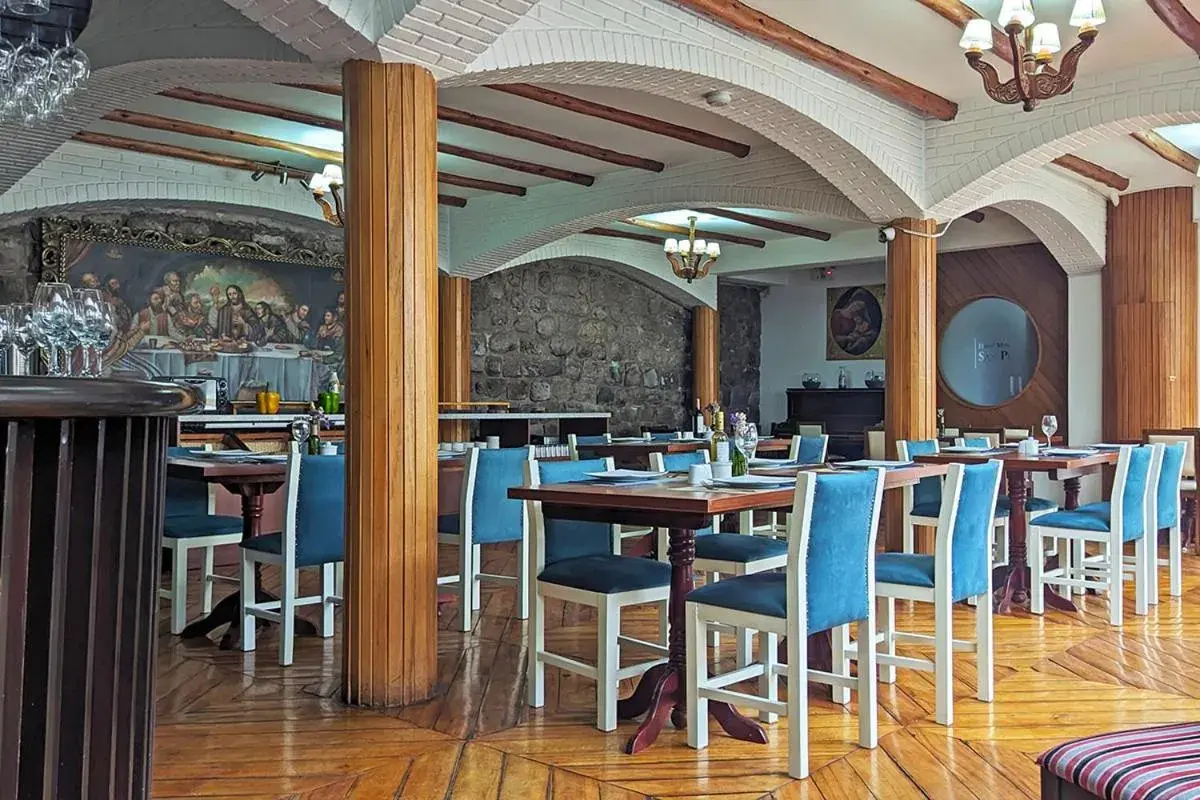 Restaurant/places to eat in Hotel Monasterio San Pedro Restaurant/places to eat in Hotel Monasterio San Pedro