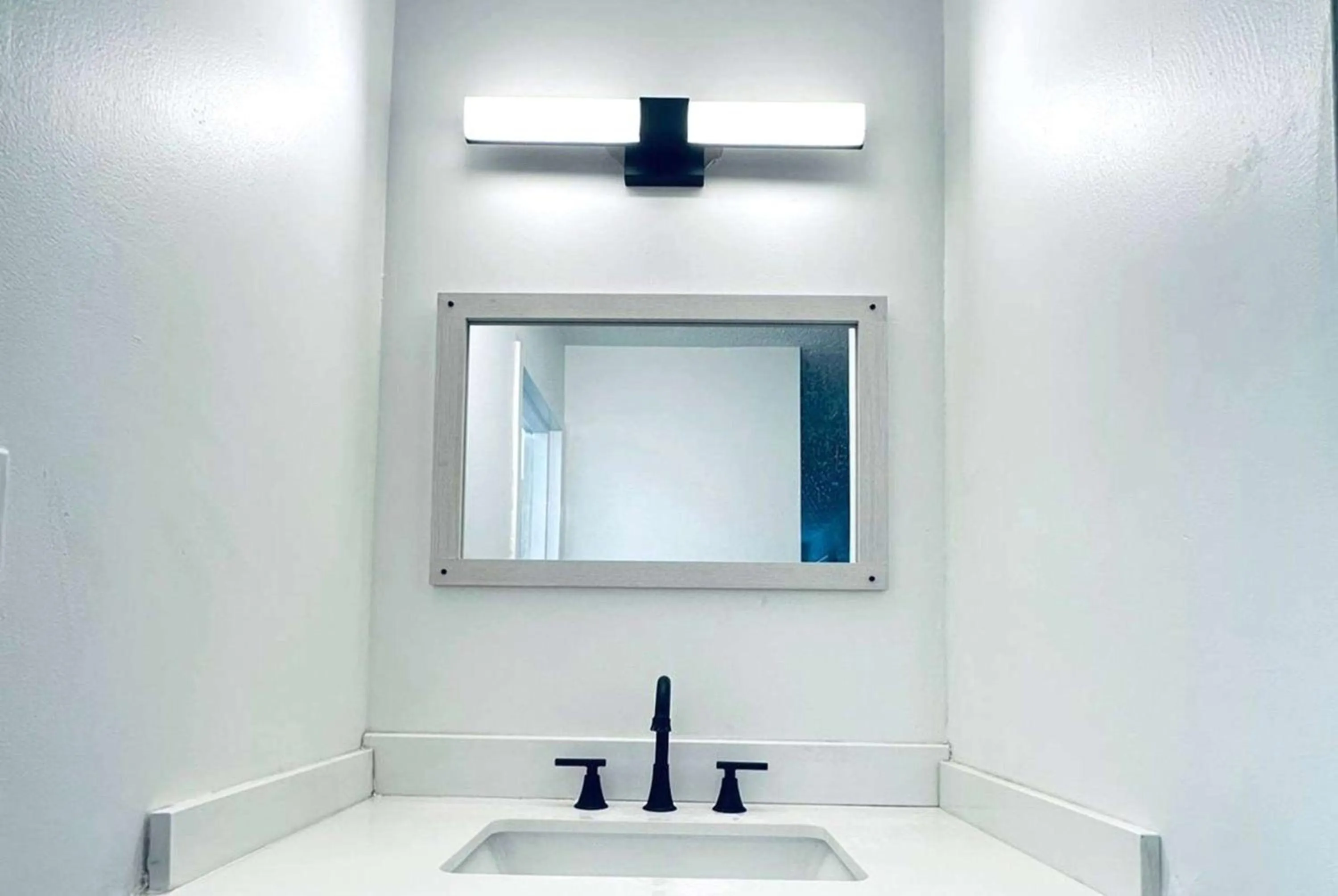 Bathroom in Baymont Inn and Suites by Wyndham Columbus / Near OSU