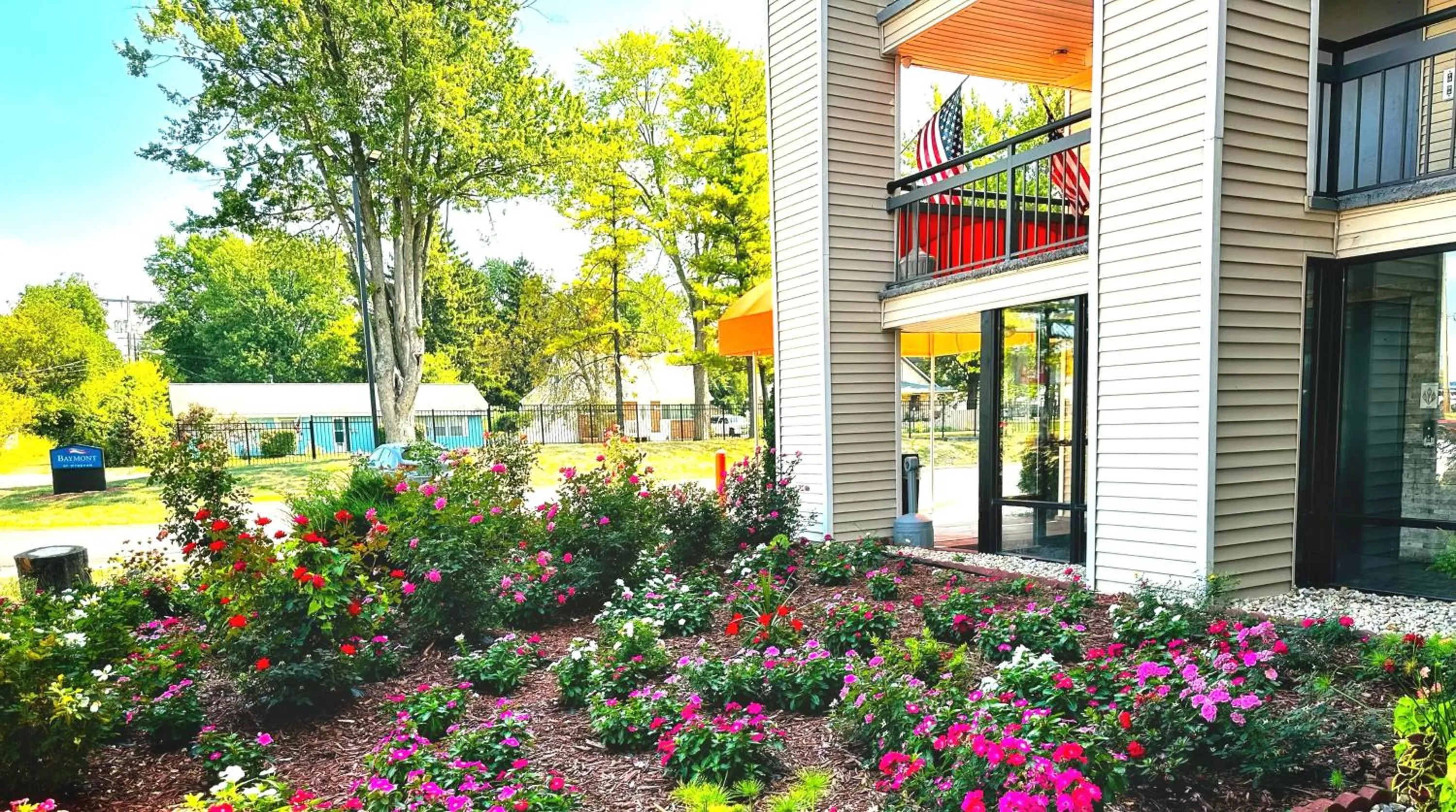Garden in Baymont Inn and Suites by Wyndham Columbus / Near OSU
