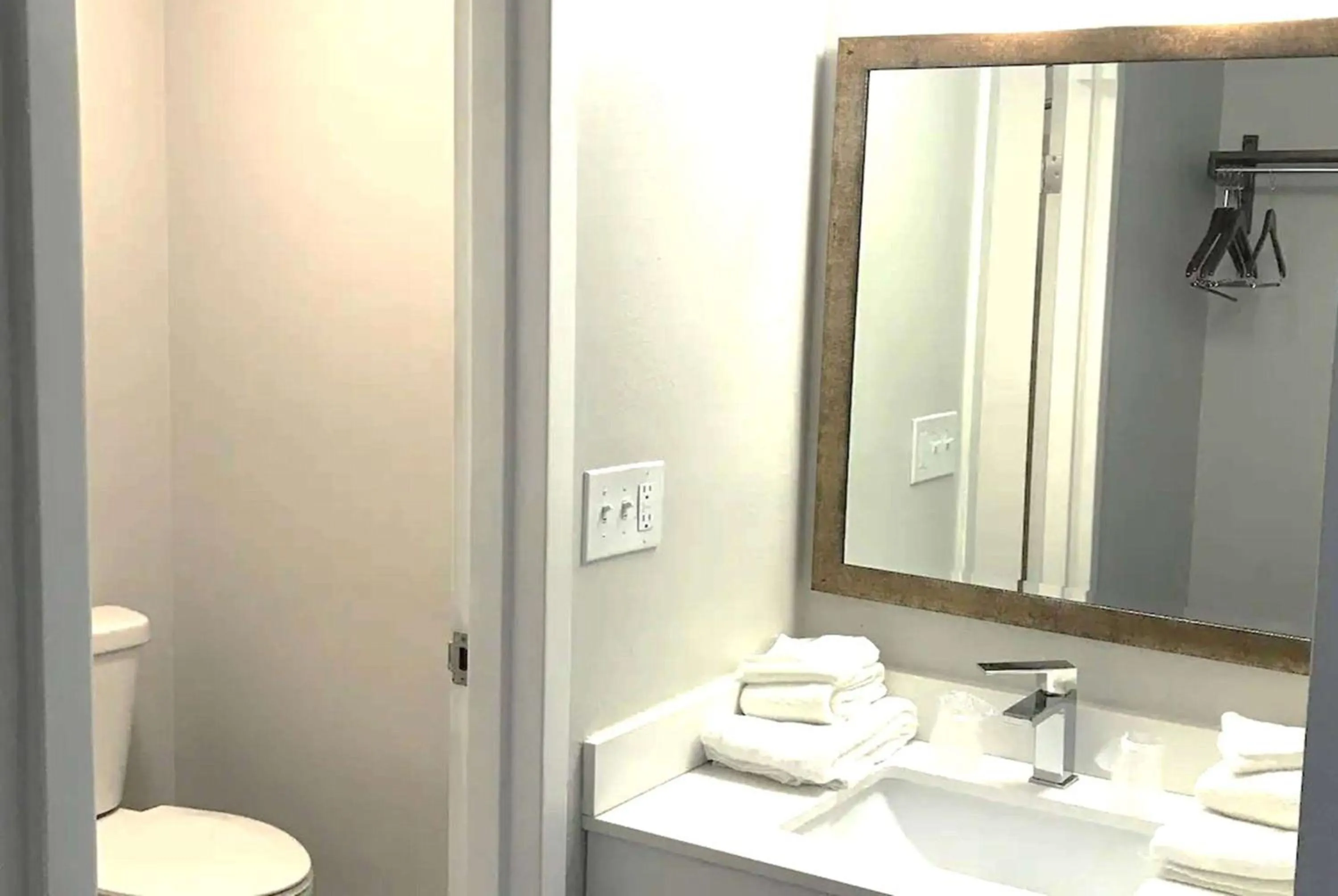 Bathroom in Baymont Inn and Suites by Wyndham Columbus / Near OSU