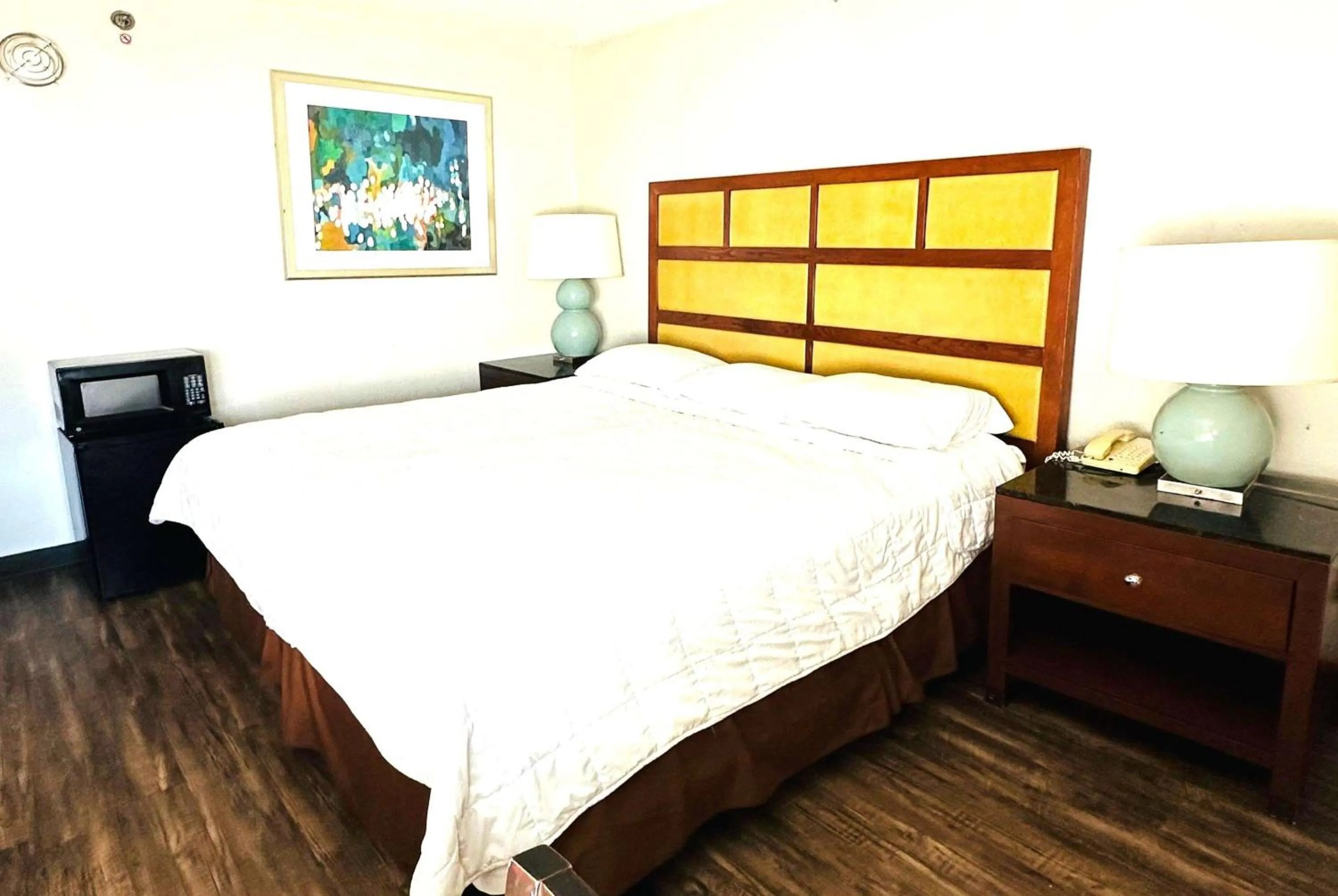 Photo of the whole room, Bed in Baymont Inn and Suites by Wyndham Columbus / Near OSU