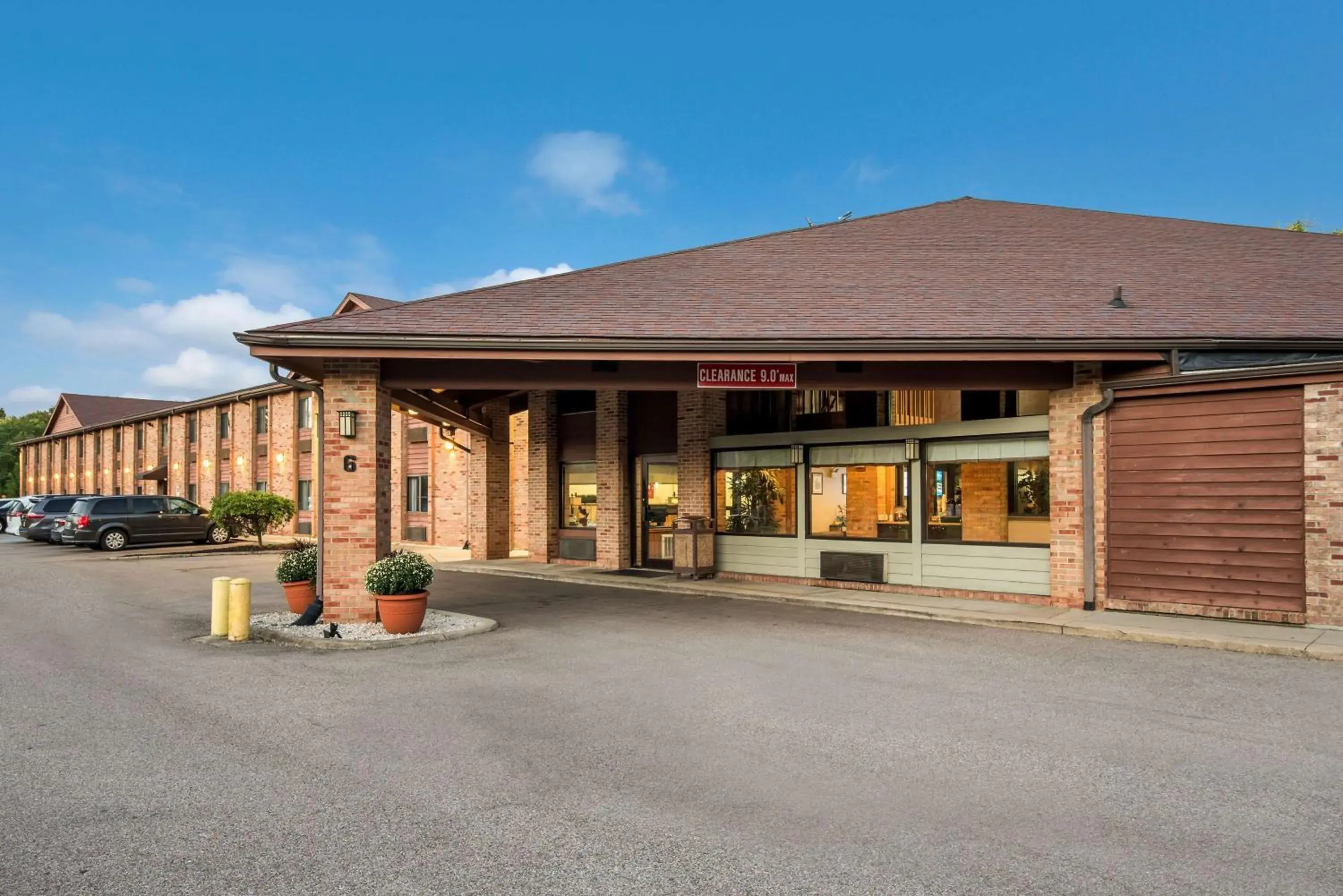 Property building in Best Western Sycamore Inn Property building in Best Western Sycamore Inn