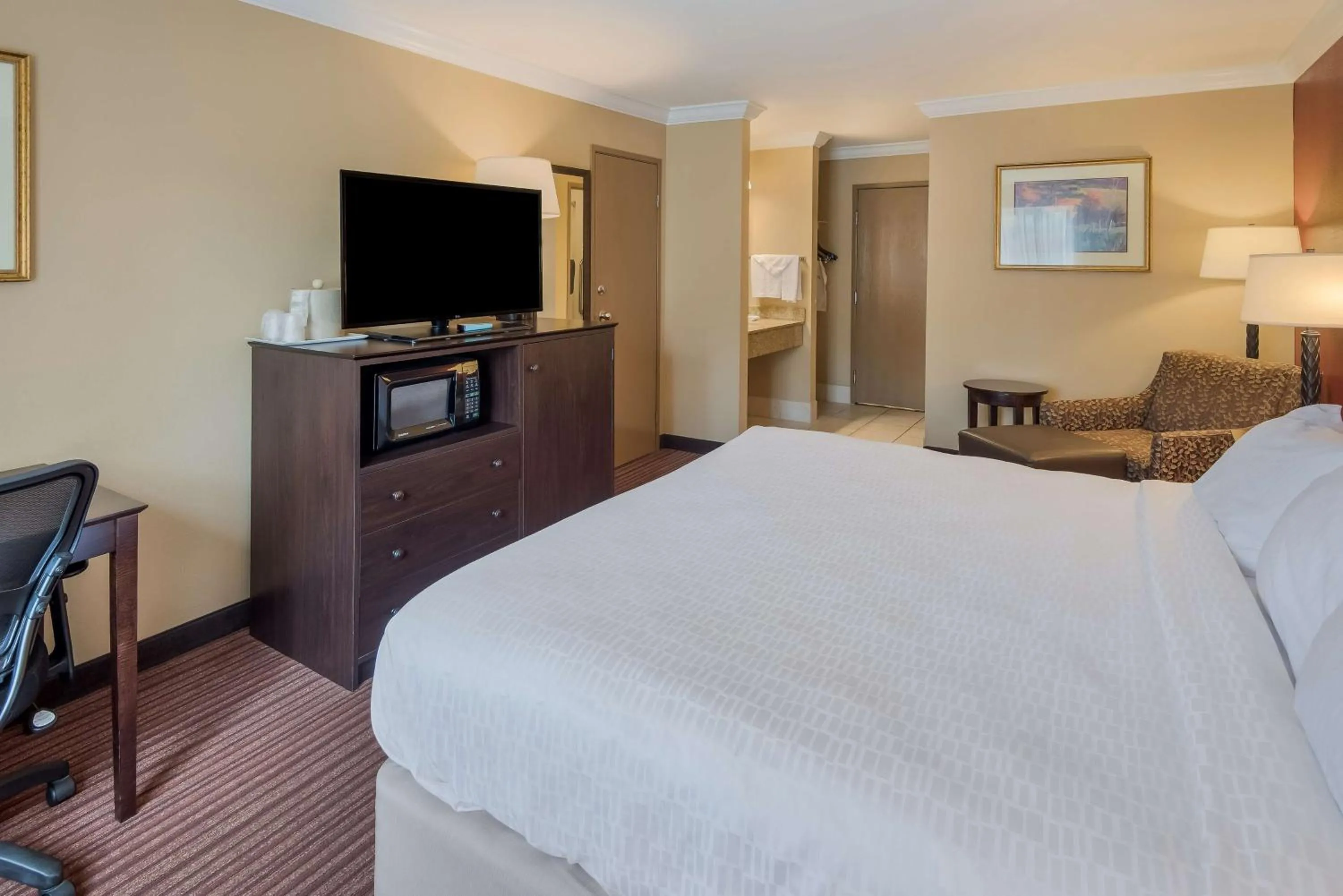 Bed in Best Western Sycamore Inn