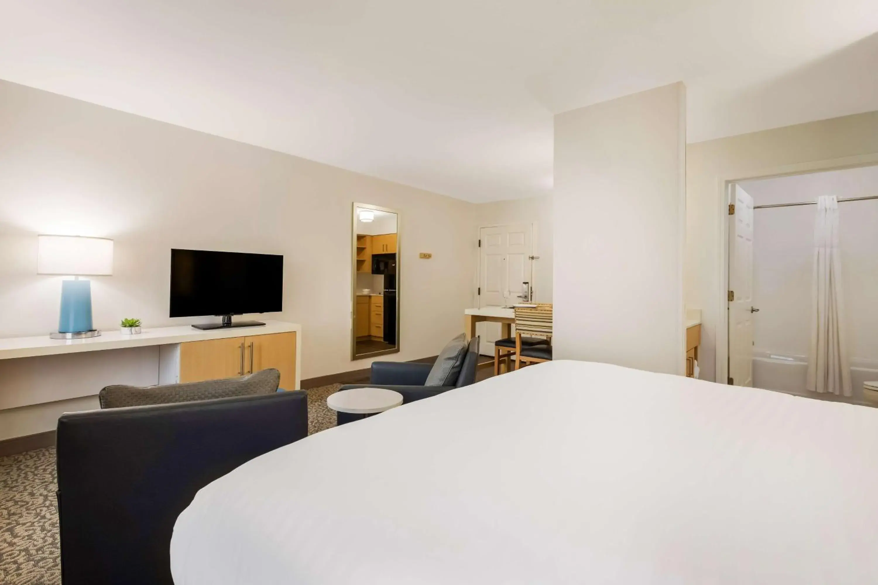 Bedroom, Bed in Sonesta ES Suites Charlotte Arrowood Bedroom, Bed in Sonesta ES Suites Charlotte Arrowood