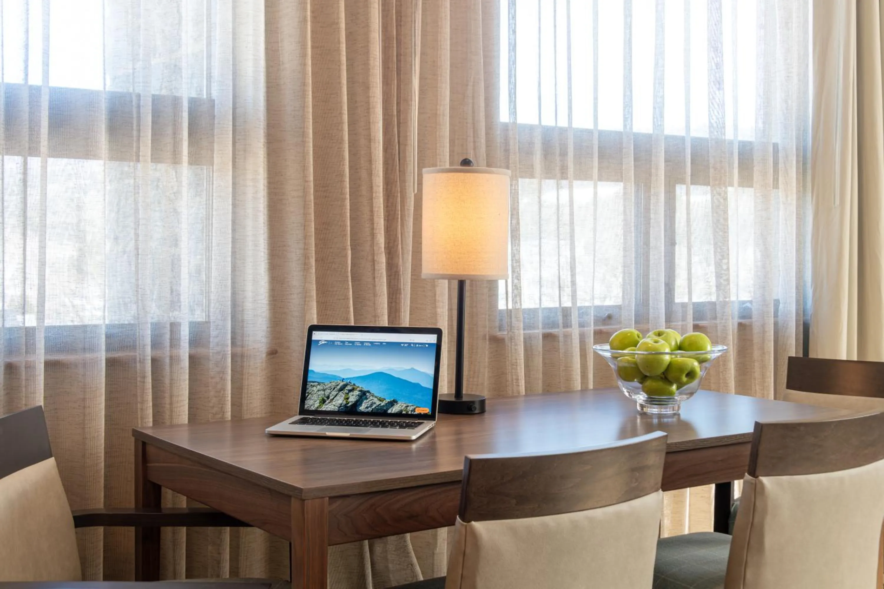 Dining area in Best Western Plus Waterbury - Stowe