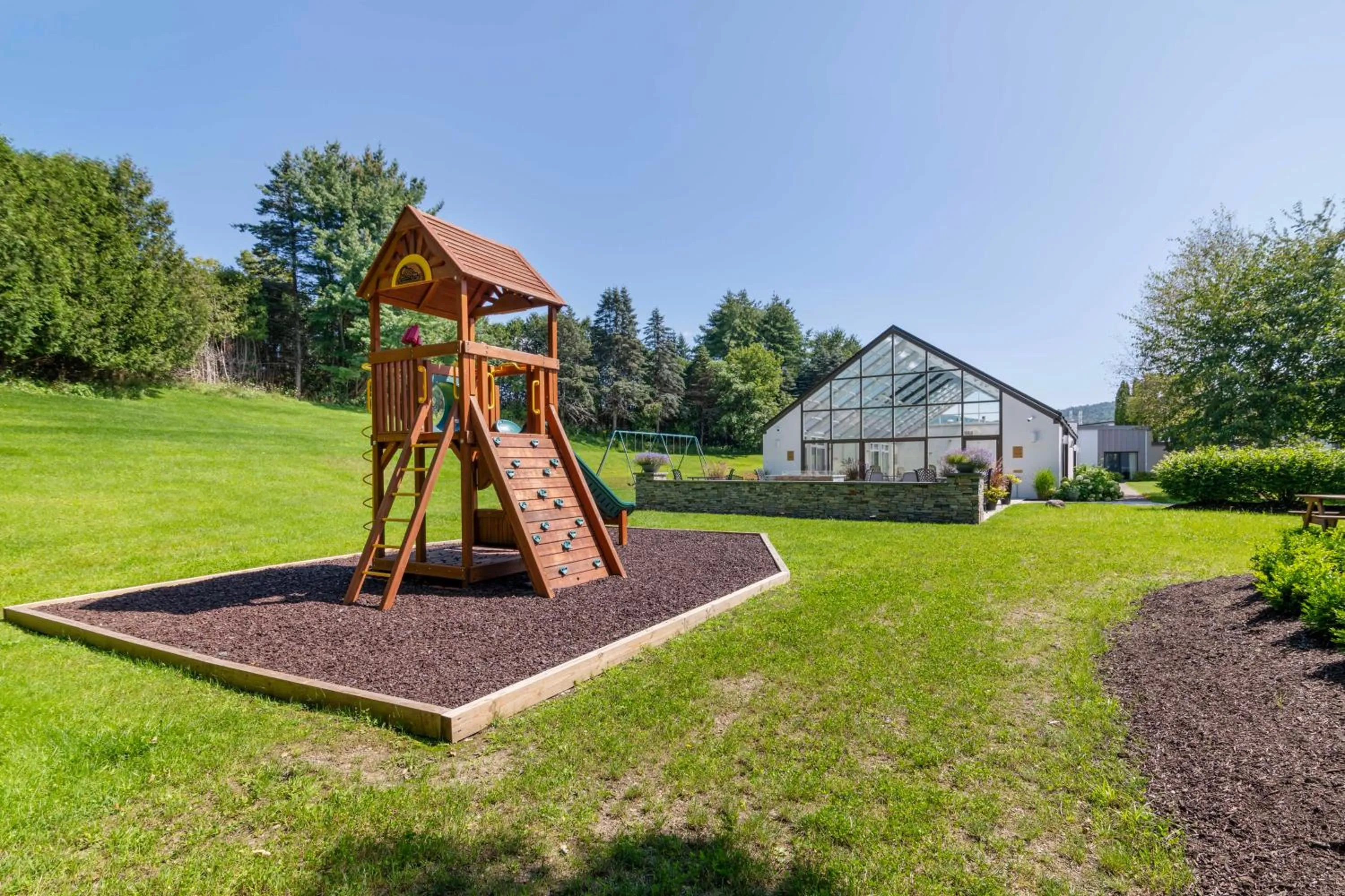 Property building in Best Western Plus Waterbury - Stowe