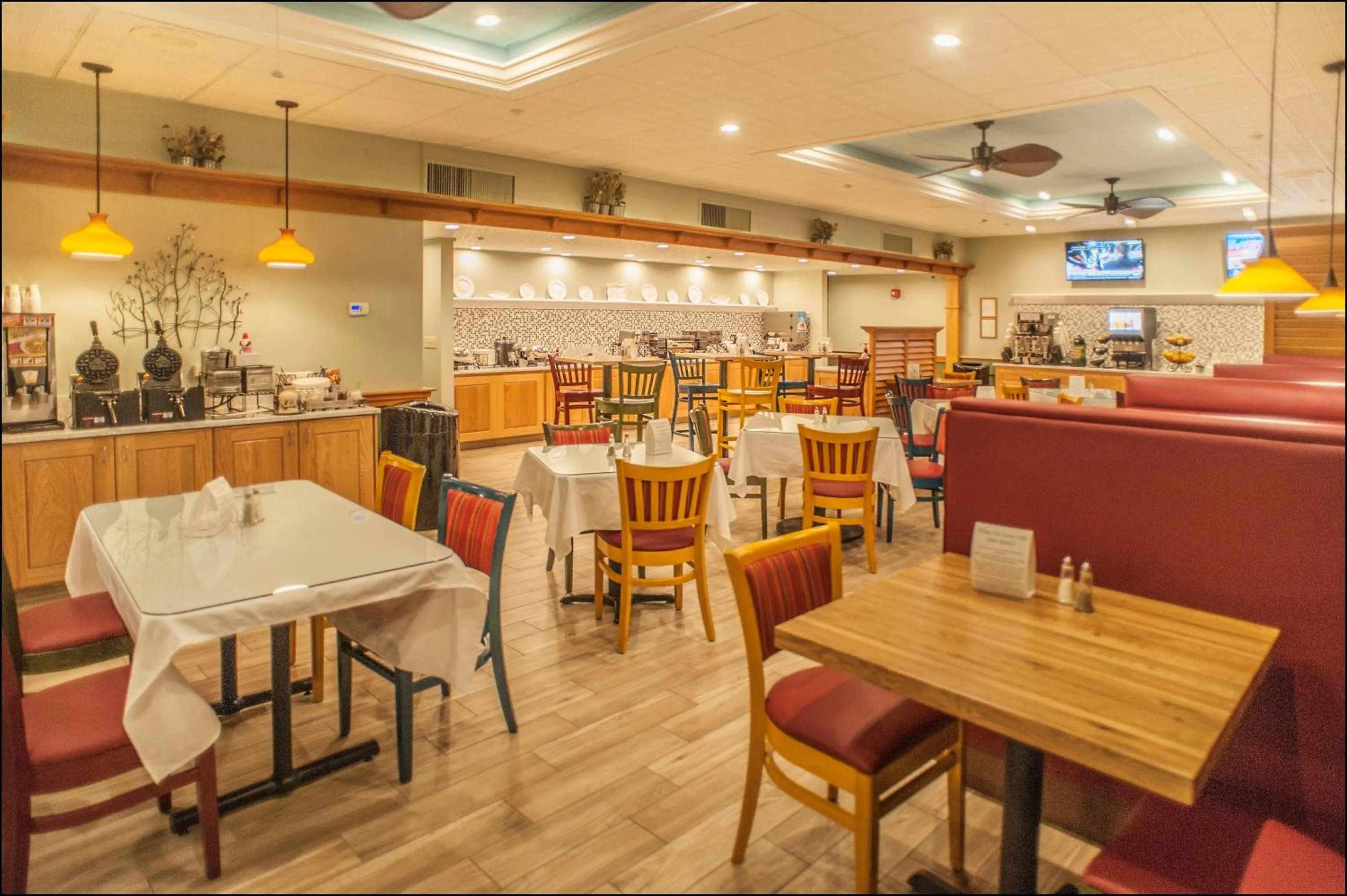 Breakfast in Best Western Plus Waterbury - Stowe