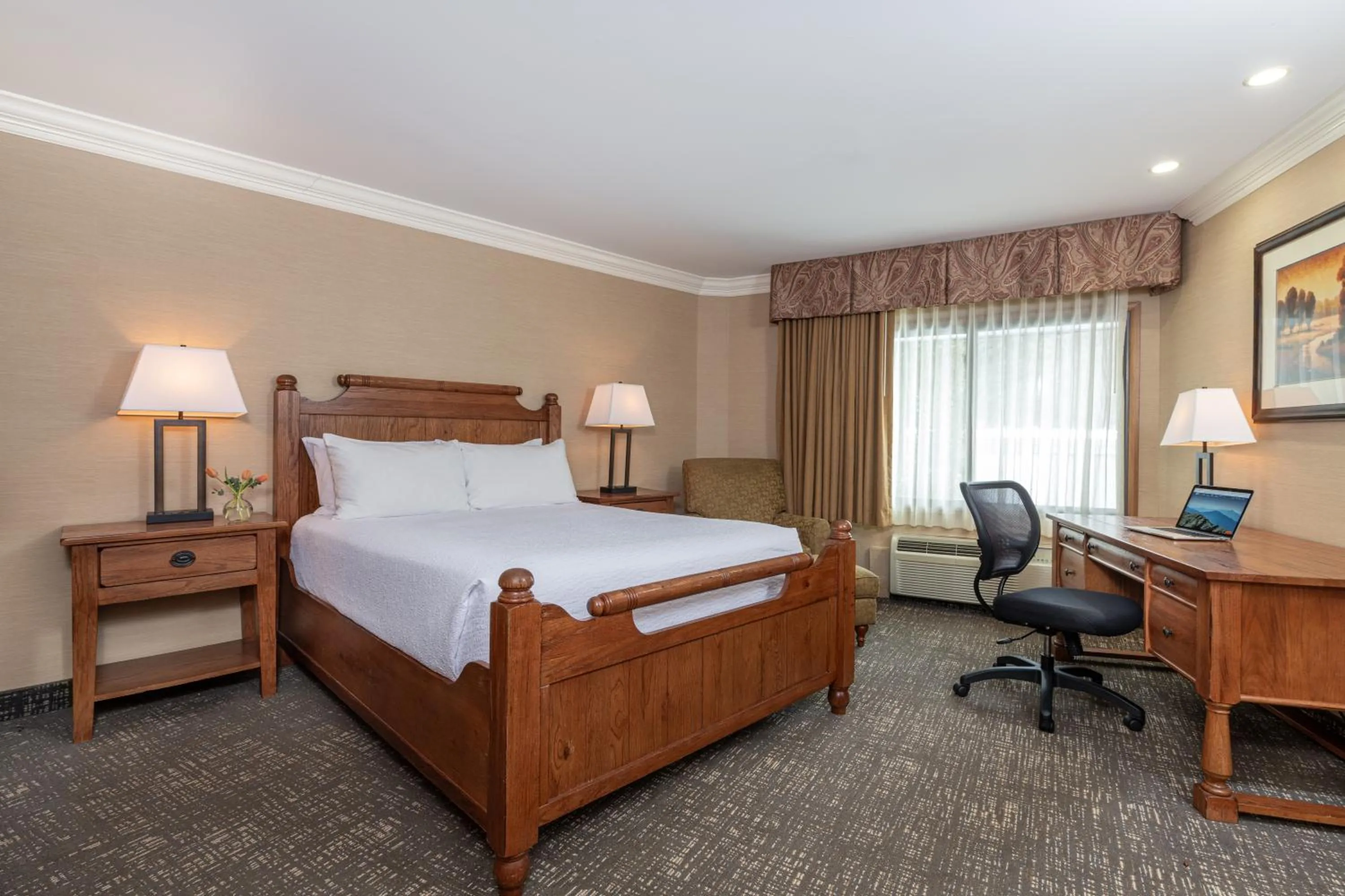 Bedroom, Bed in Best Western Plus Waterbury - Stowe