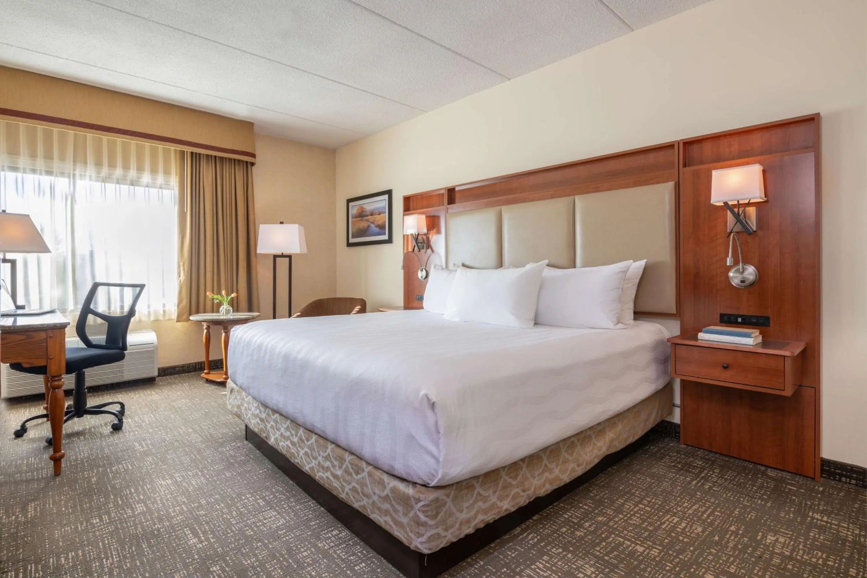 Bedroom, Bed in Best Western Plus Waterbury - Stowe