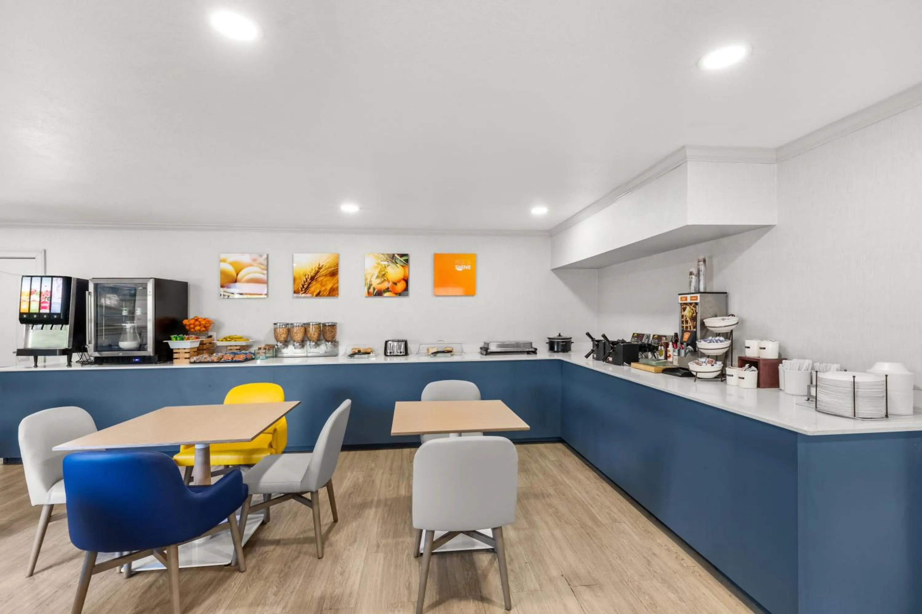 Breakfast in Comfort Inn & Suites Rome South