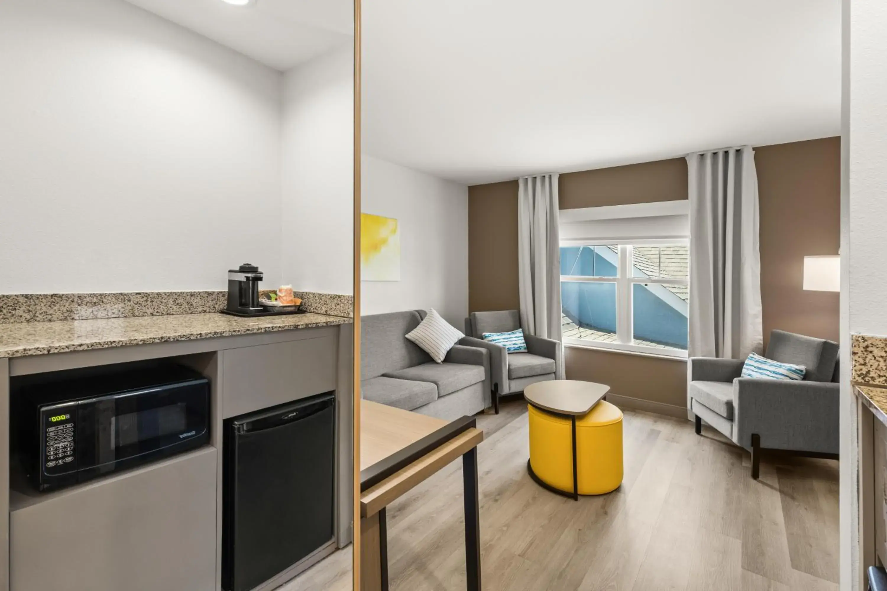 Queen Suite with Two Queen Beds and Sofa Bed - Non Smoking in Comfort Inn & Suites Rome South Queen Suite with Two Queen Beds and Sofa Bed - Non Smoking in Comfort Inn & Suites Rome South