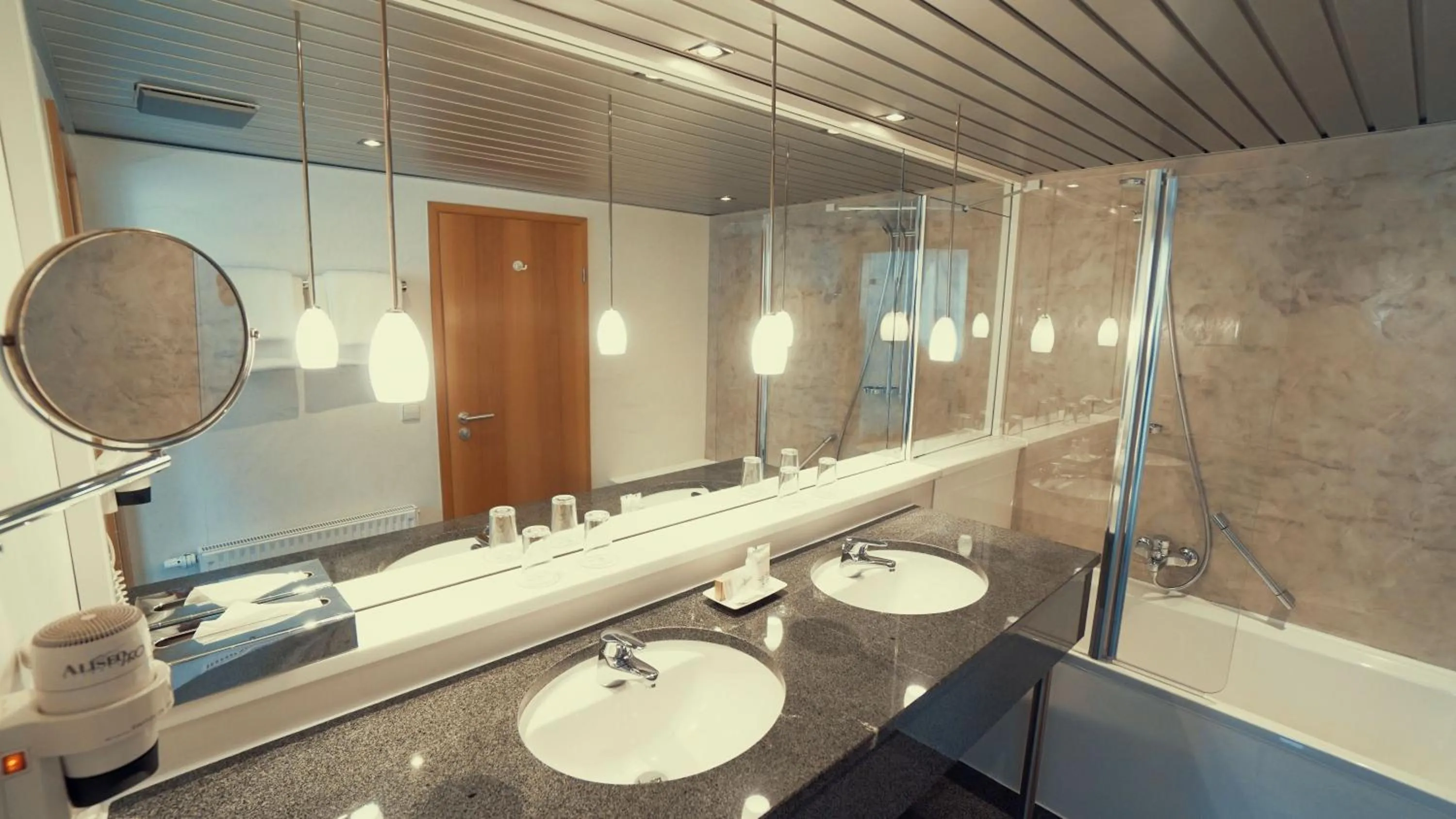 Bathroom in Hotel Adler Asperg