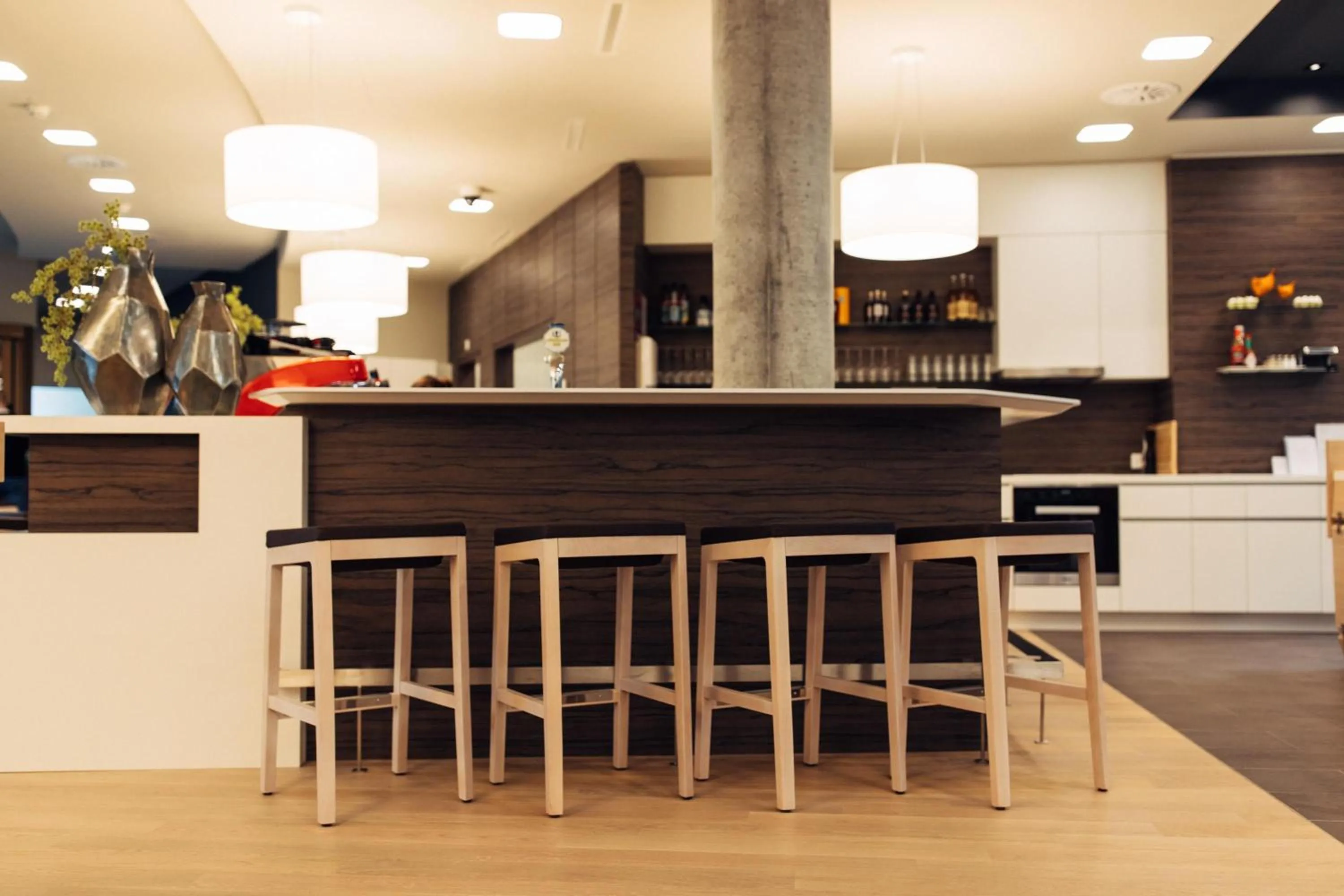 Lounge or bar in harry's home Zürich-Wallisellen