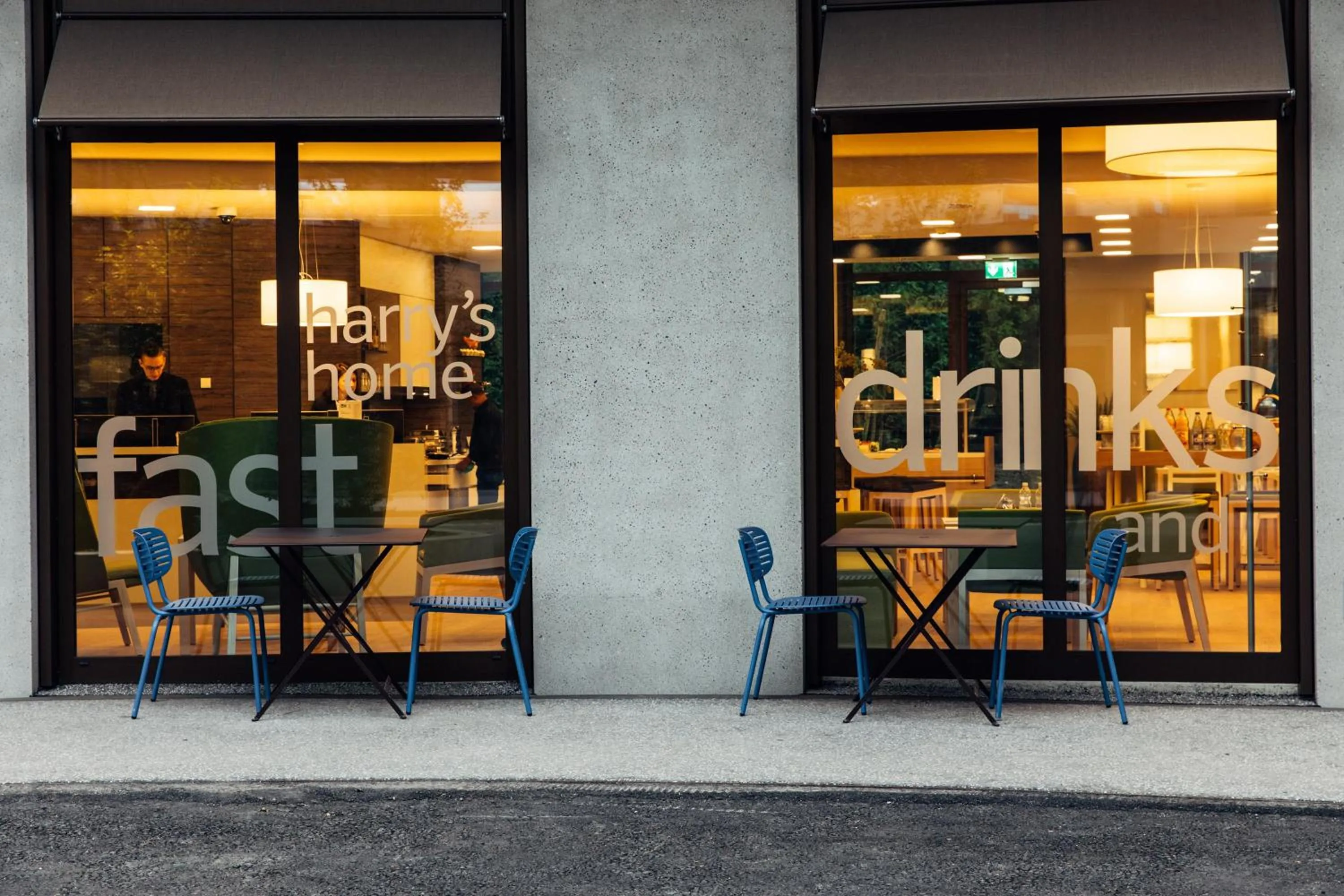 Property building in harry's home Zürich-Wallisellen