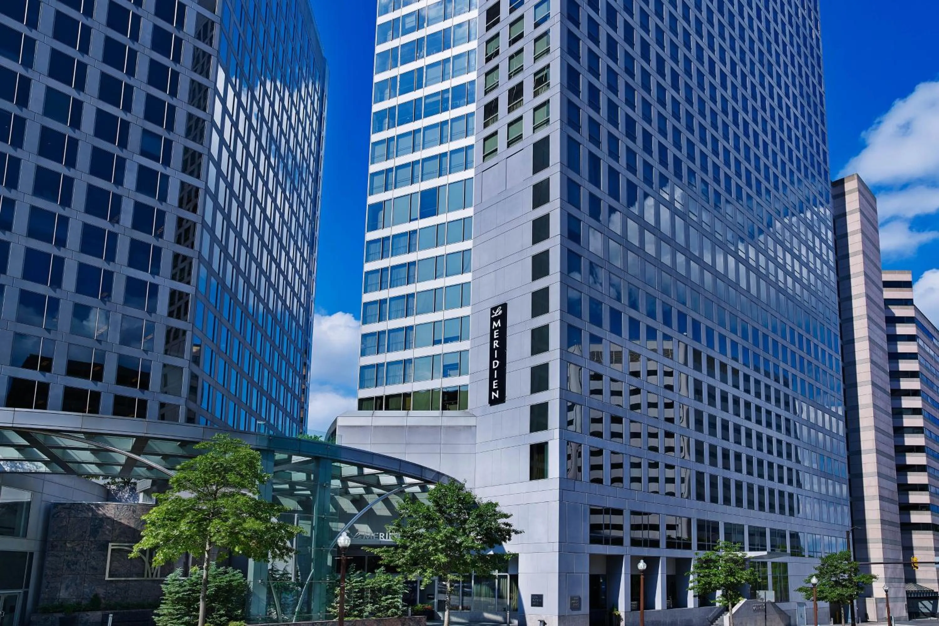 Property building in Le Meridien Arlington