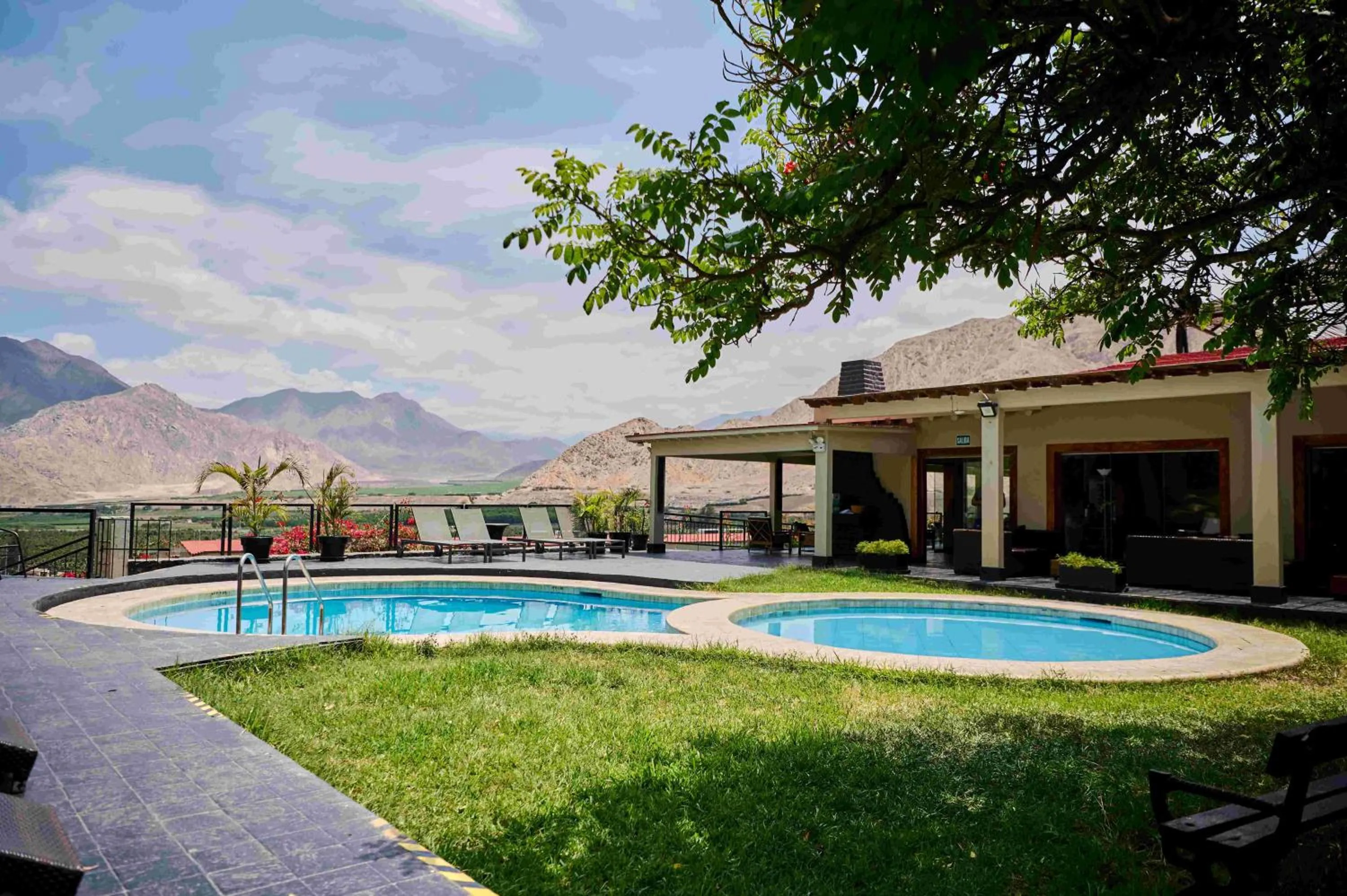 Swimming pool in Empedrada Ranch & Lodge - Hotel Asociado Casa Andina