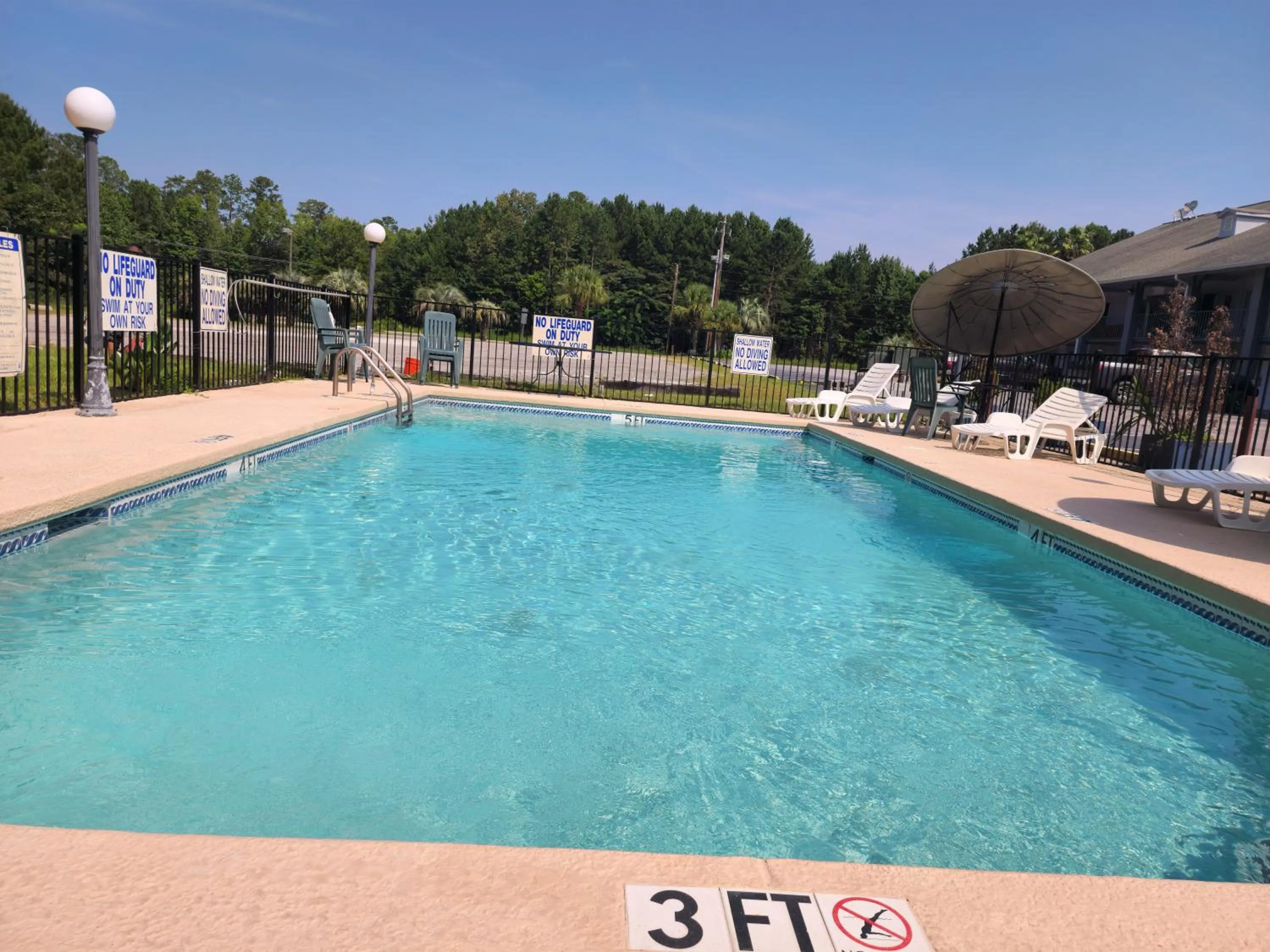 Swimming pool in Days Inn by Wyndham Hardeeville Near Hilton Head
