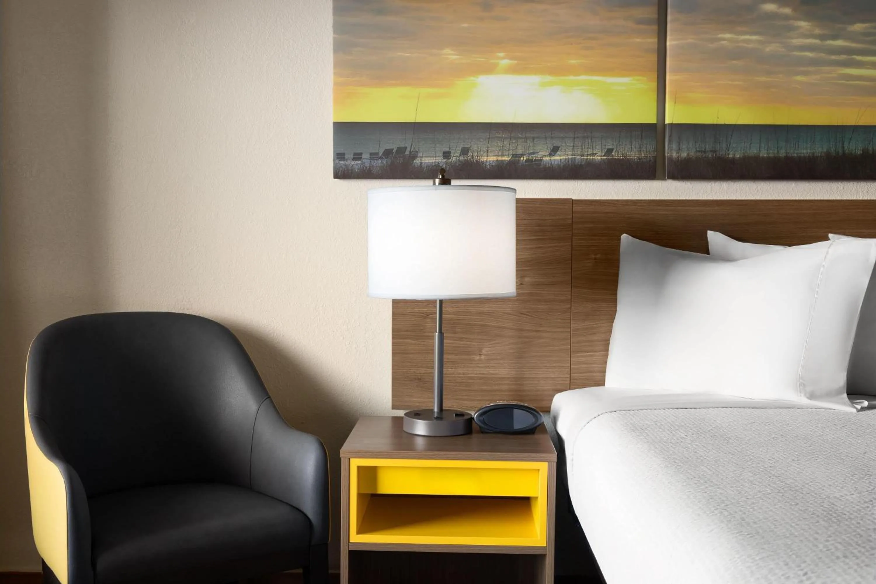 Photo of the whole room, Bed in Days Inn by Wyndham Hardeeville Near Hilton Head