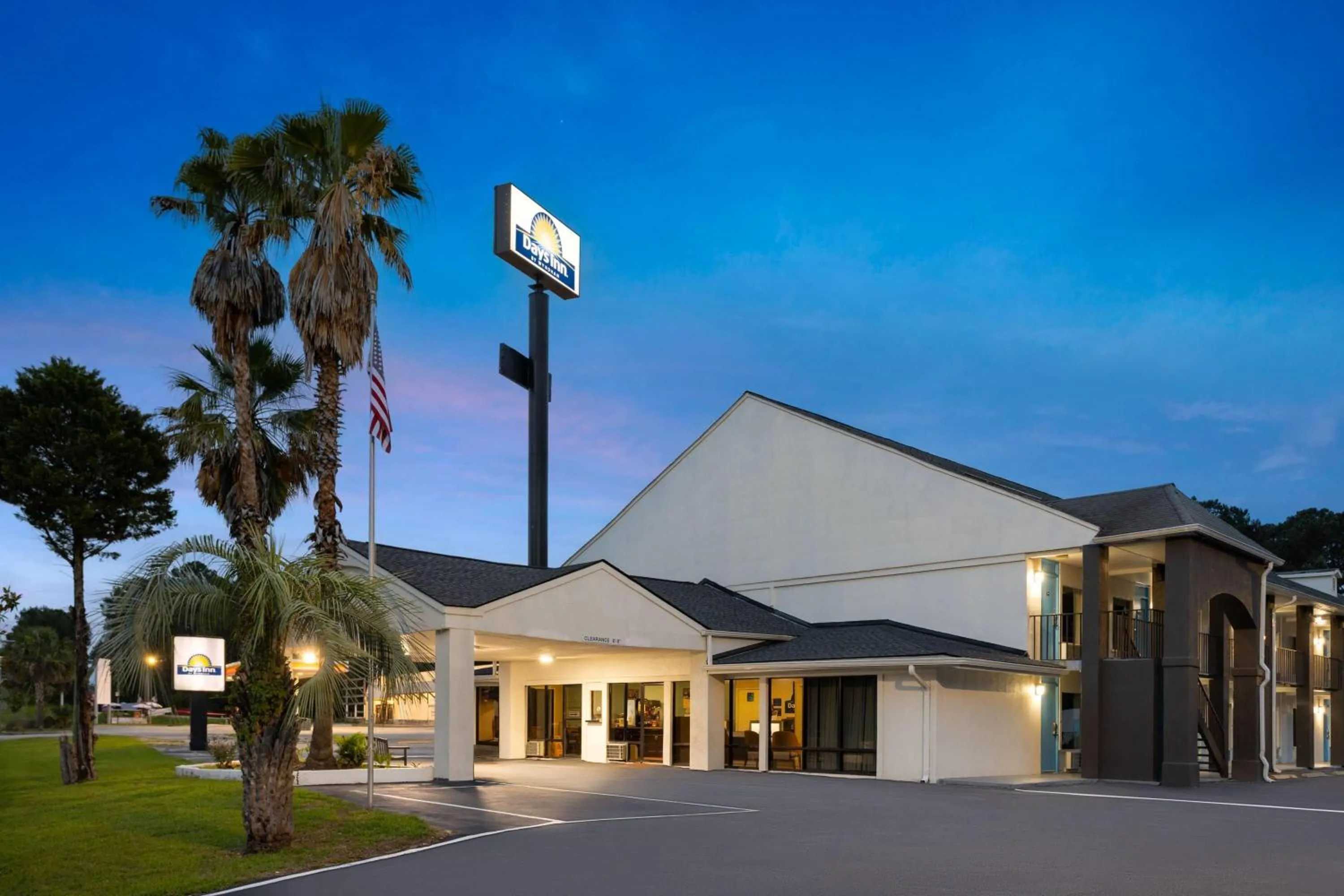 Property building in Days Inn by Wyndham Hardeeville Near Hilton Head