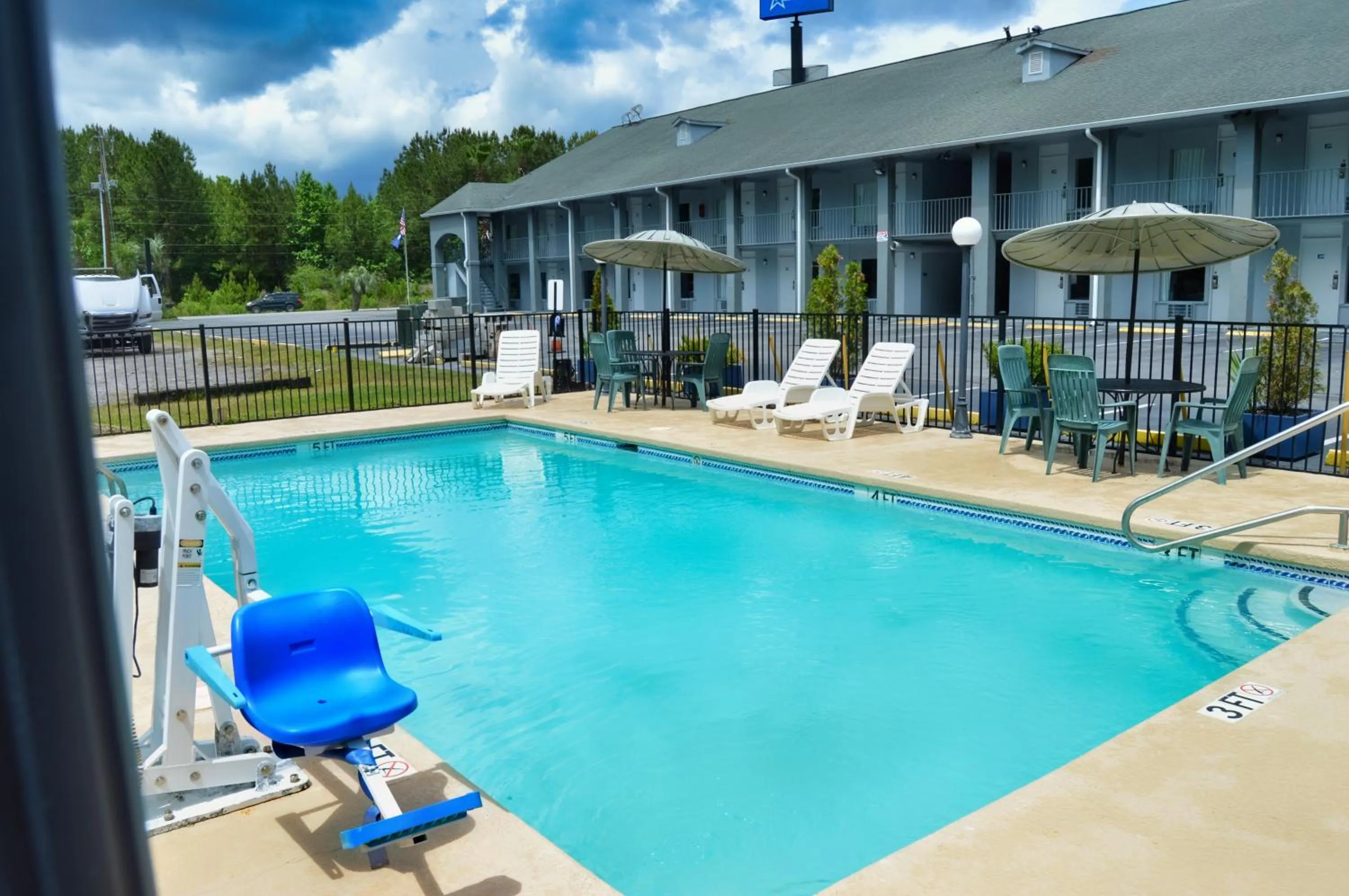 Swimming pool in Days Inn by Wyndham Hardeeville Near Hilton Head