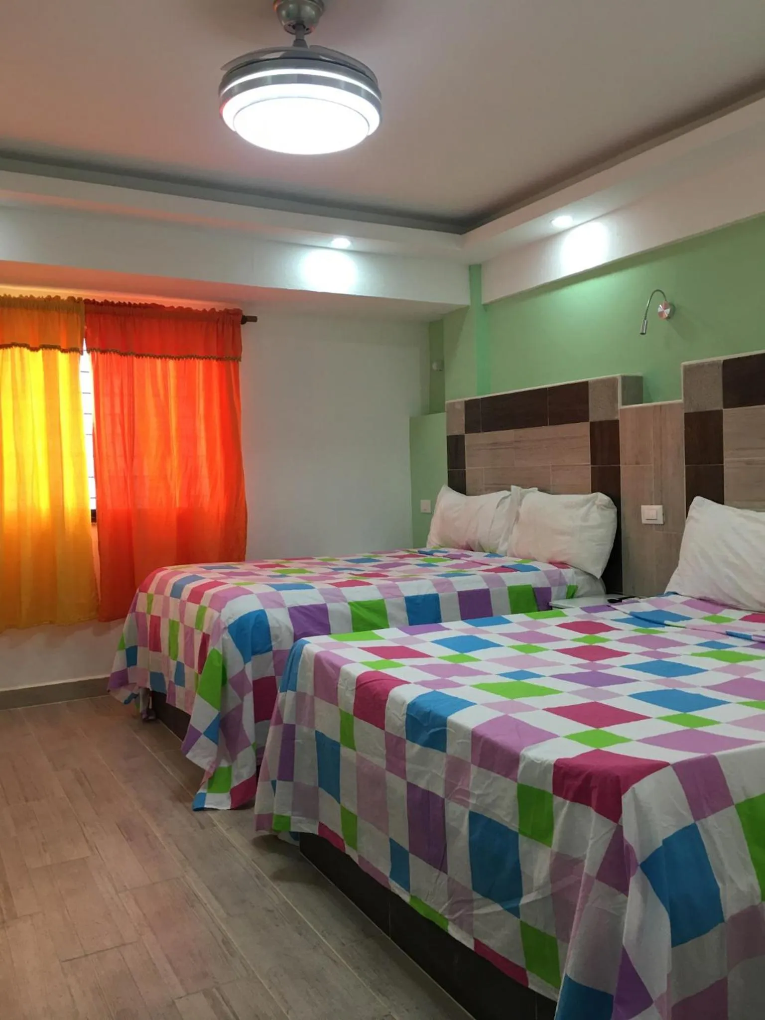 Bed in Hotel Restaurant Hamilton