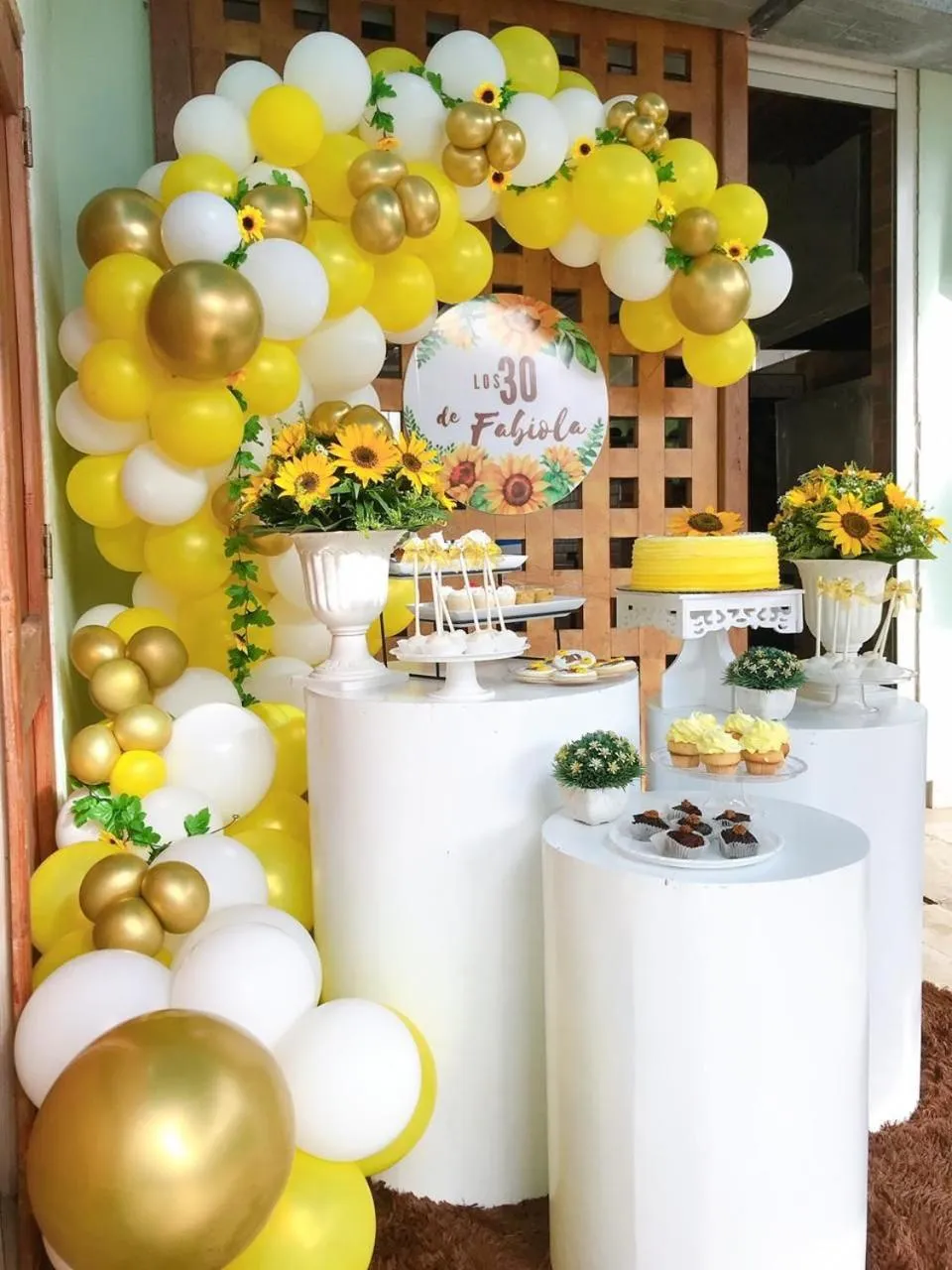 Property building in Hotel Restaurant Hamilton